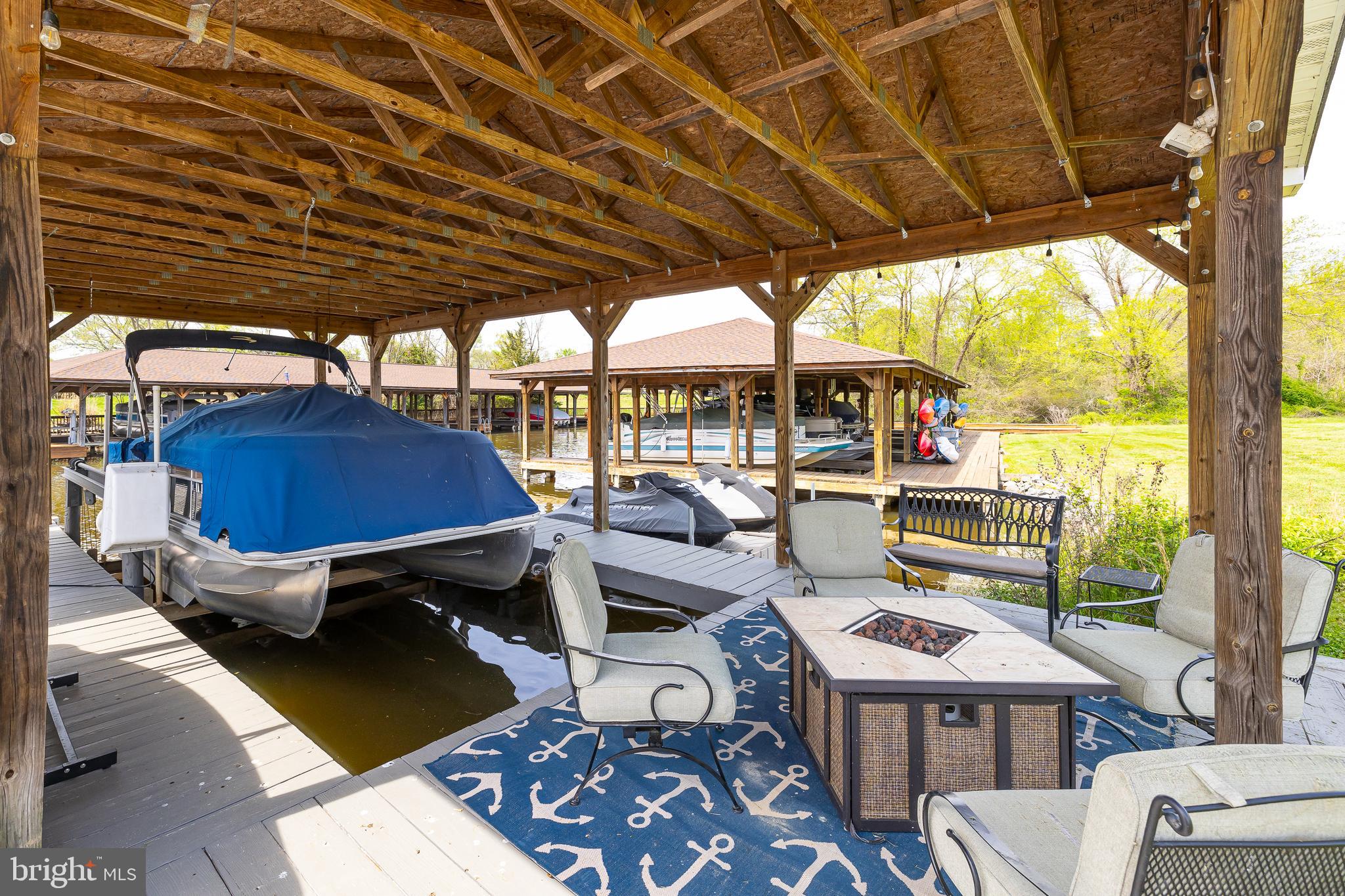 TWIN OAKS - Residential