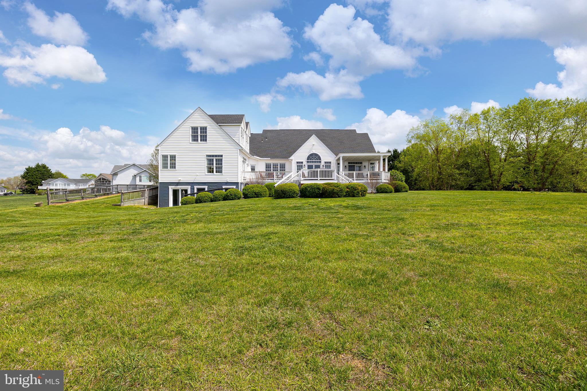 TWIN OAKS - Residential