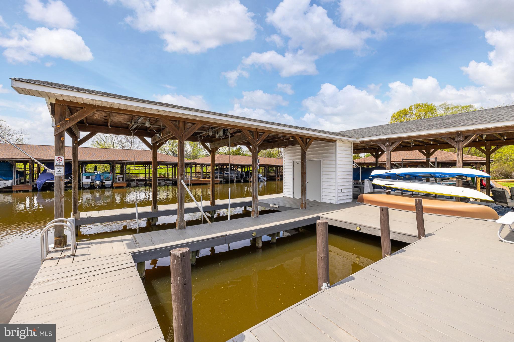 TWIN OAKS - Residential