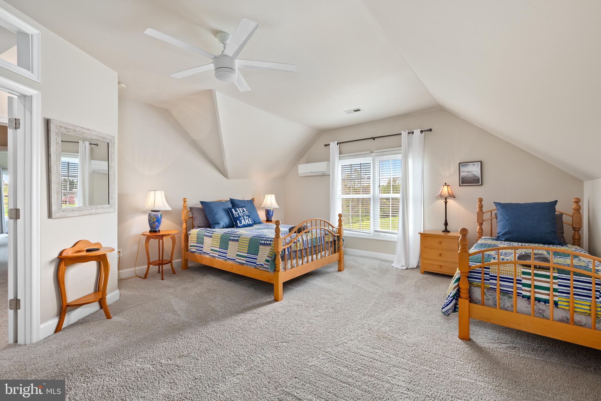 TWIN OAKS - Residential