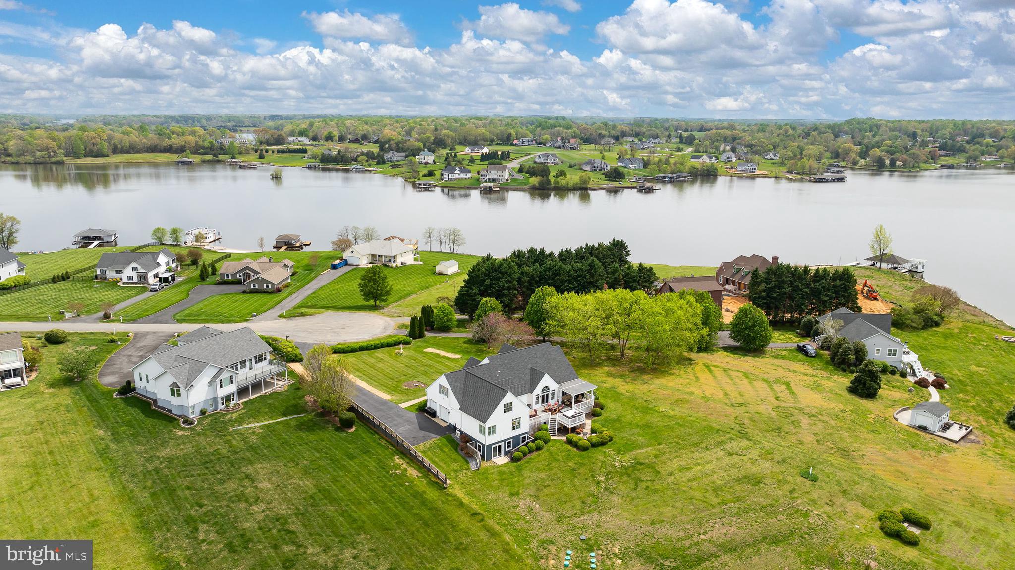 TWIN OAKS - Residential