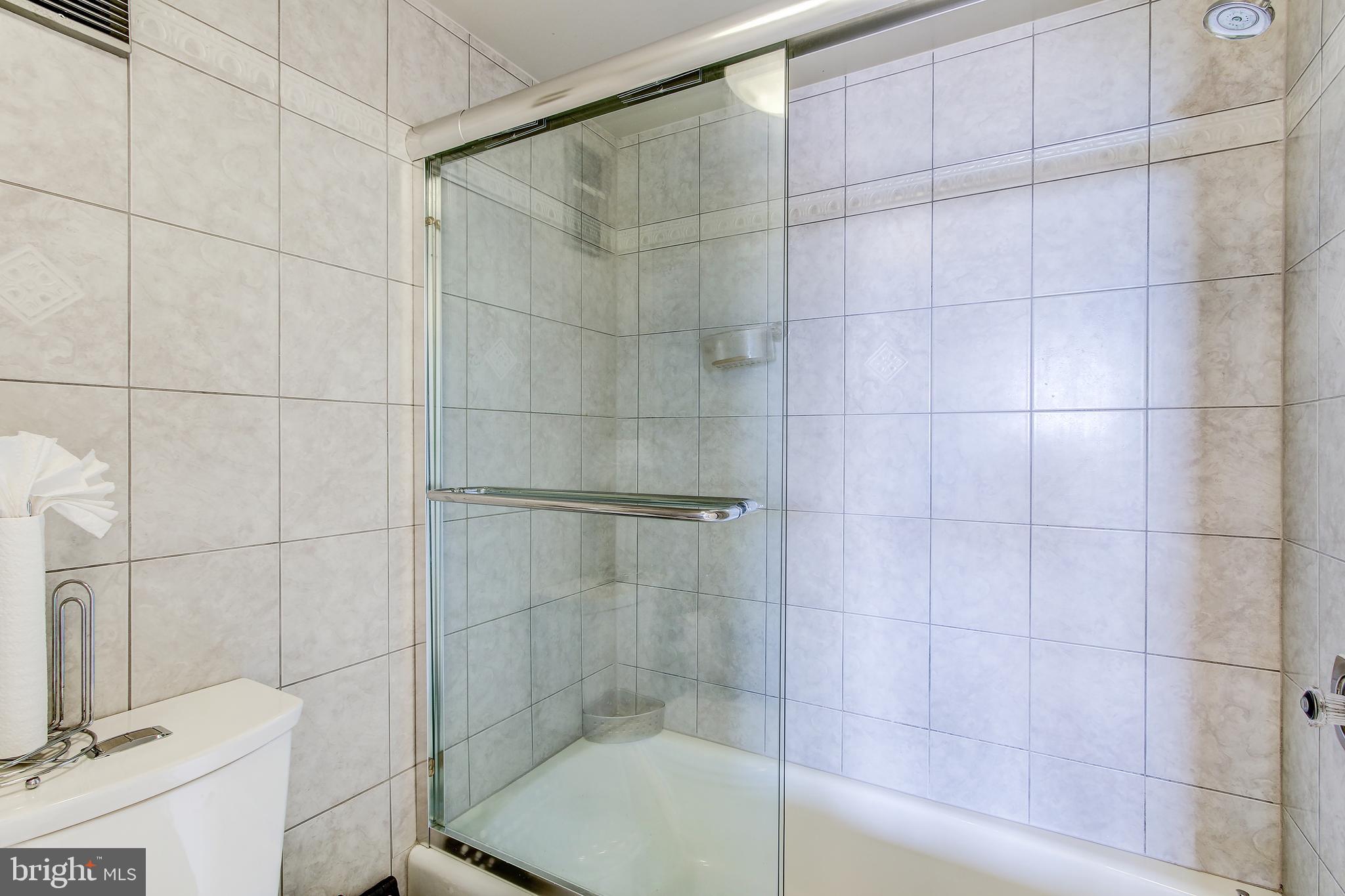 SKYLINE HOUSE - Residential