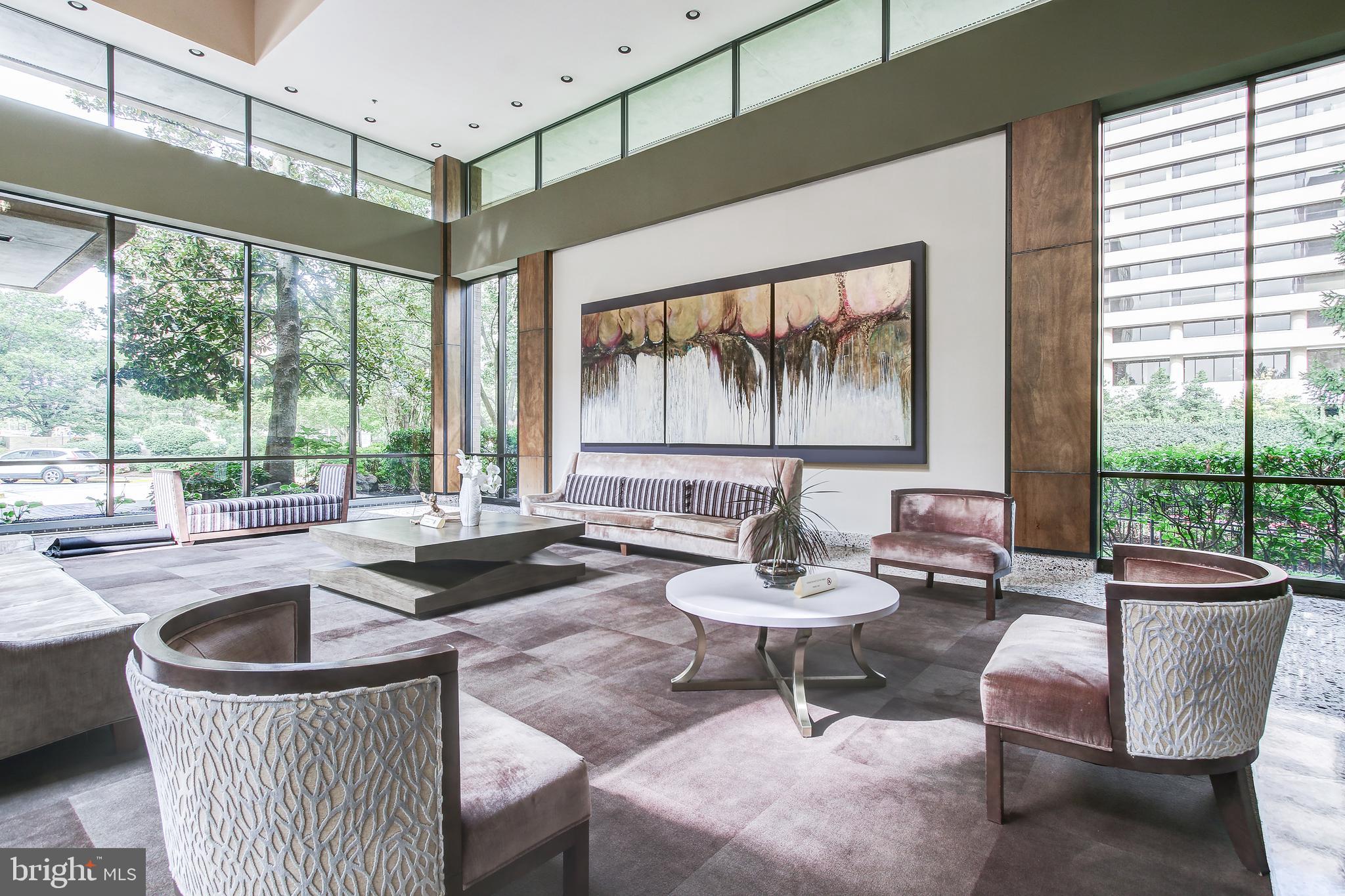 SKYLINE HOUSE - Residential