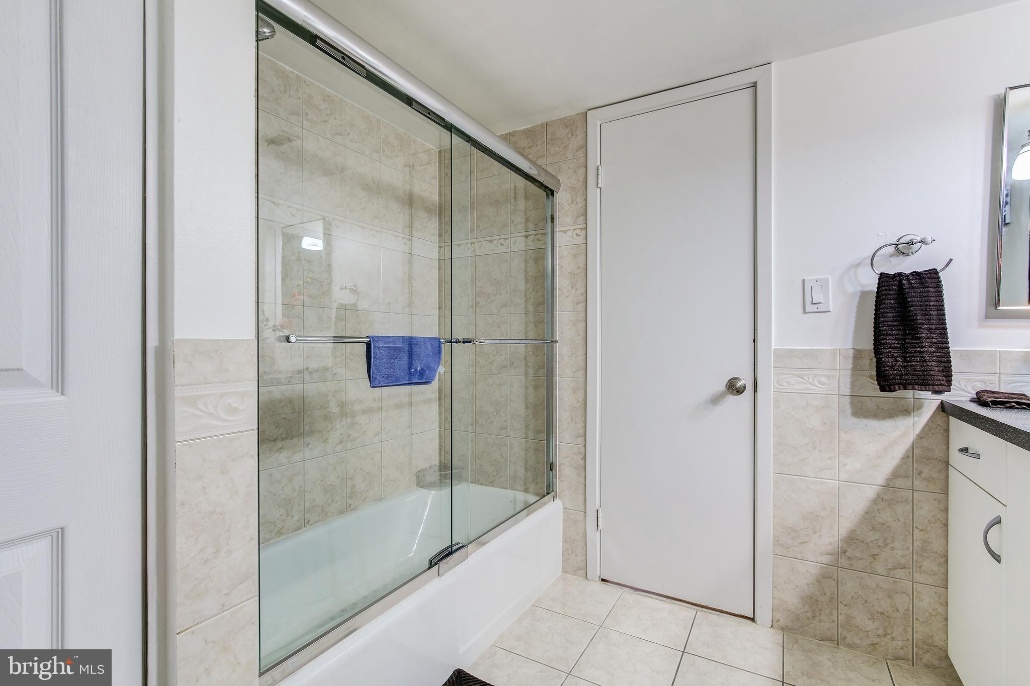 SKYLINE HOUSE - Residential