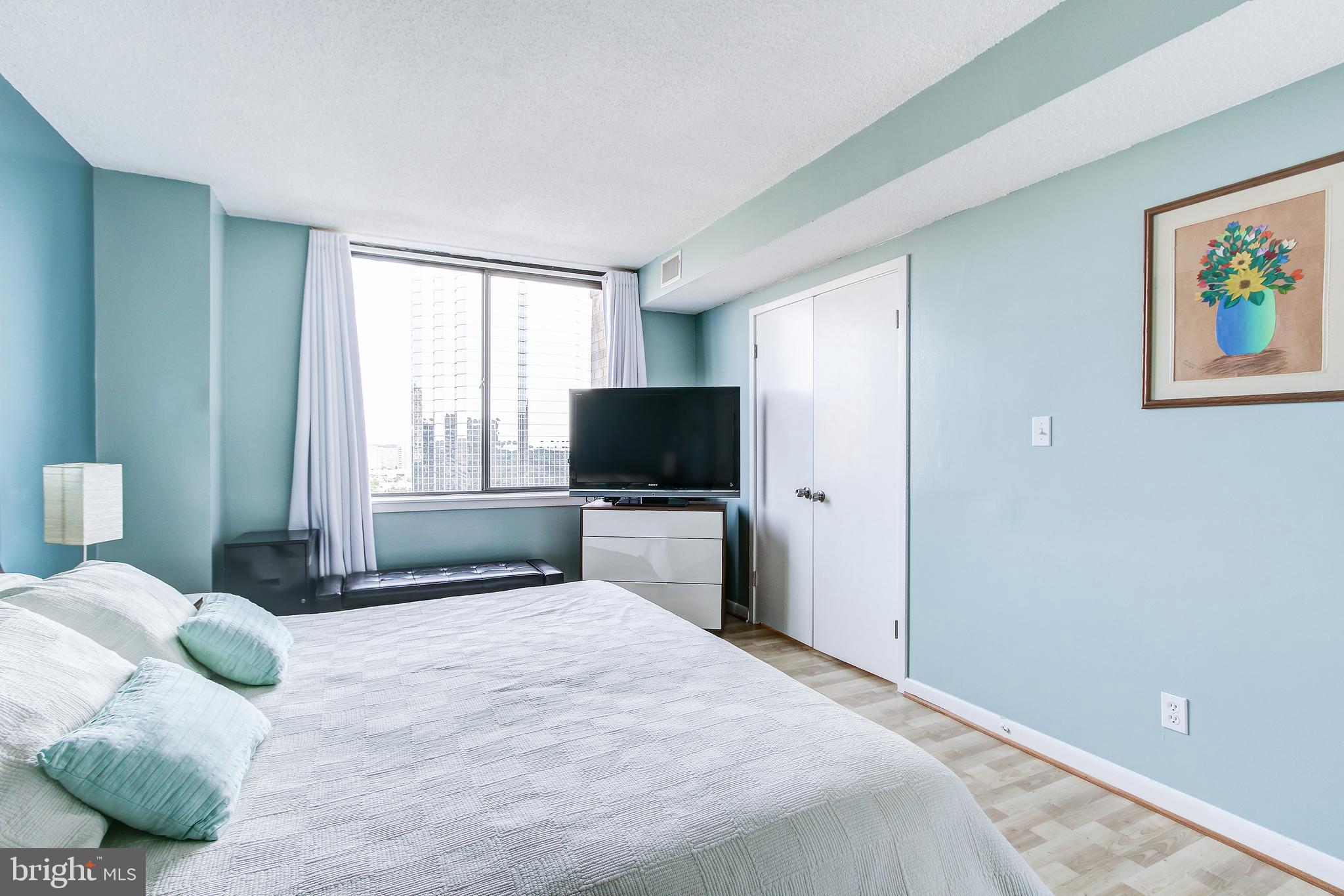 SKYLINE HOUSE - Residential