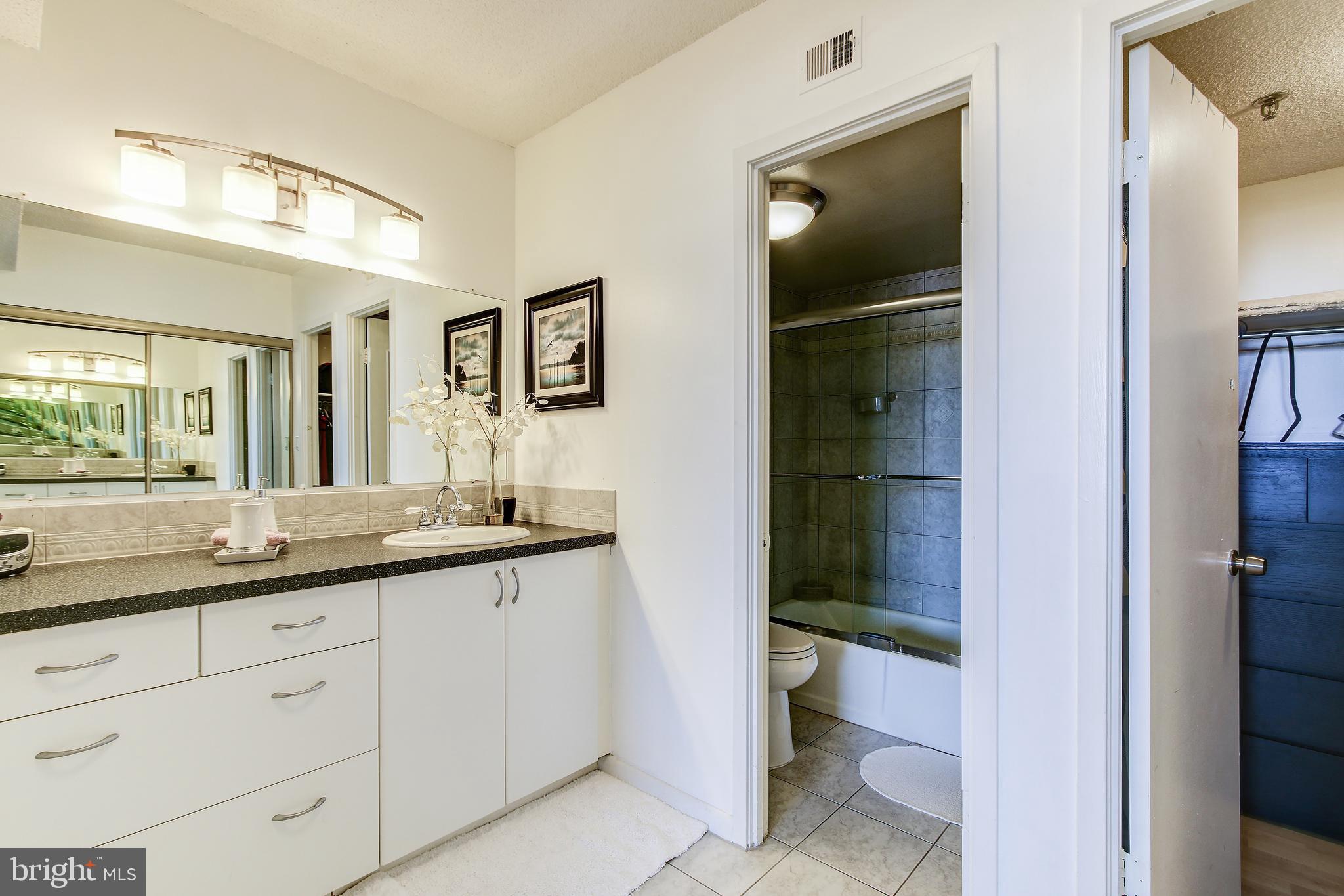 SKYLINE HOUSE - Residential