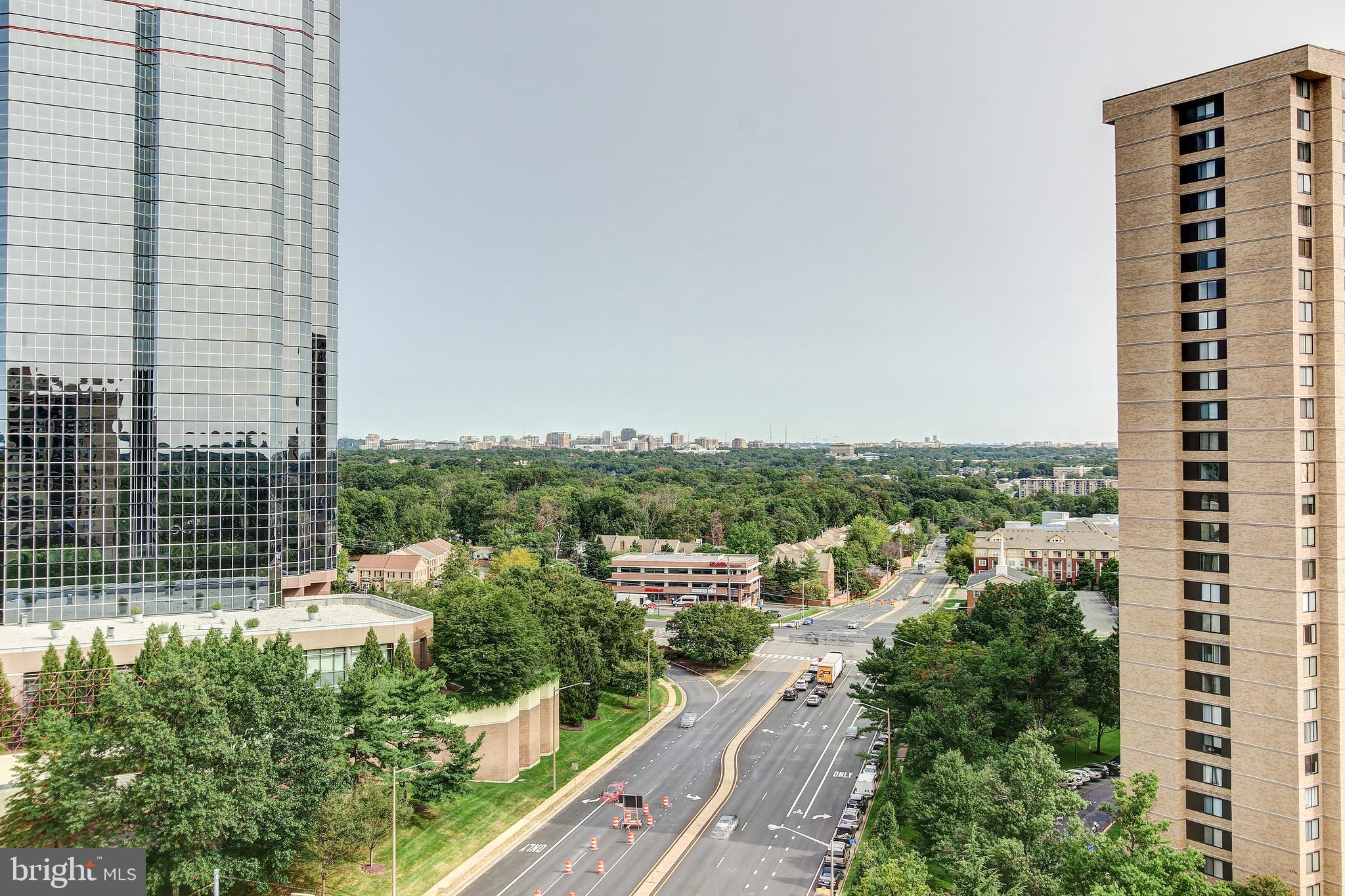 SKYLINE HOUSE - Residential