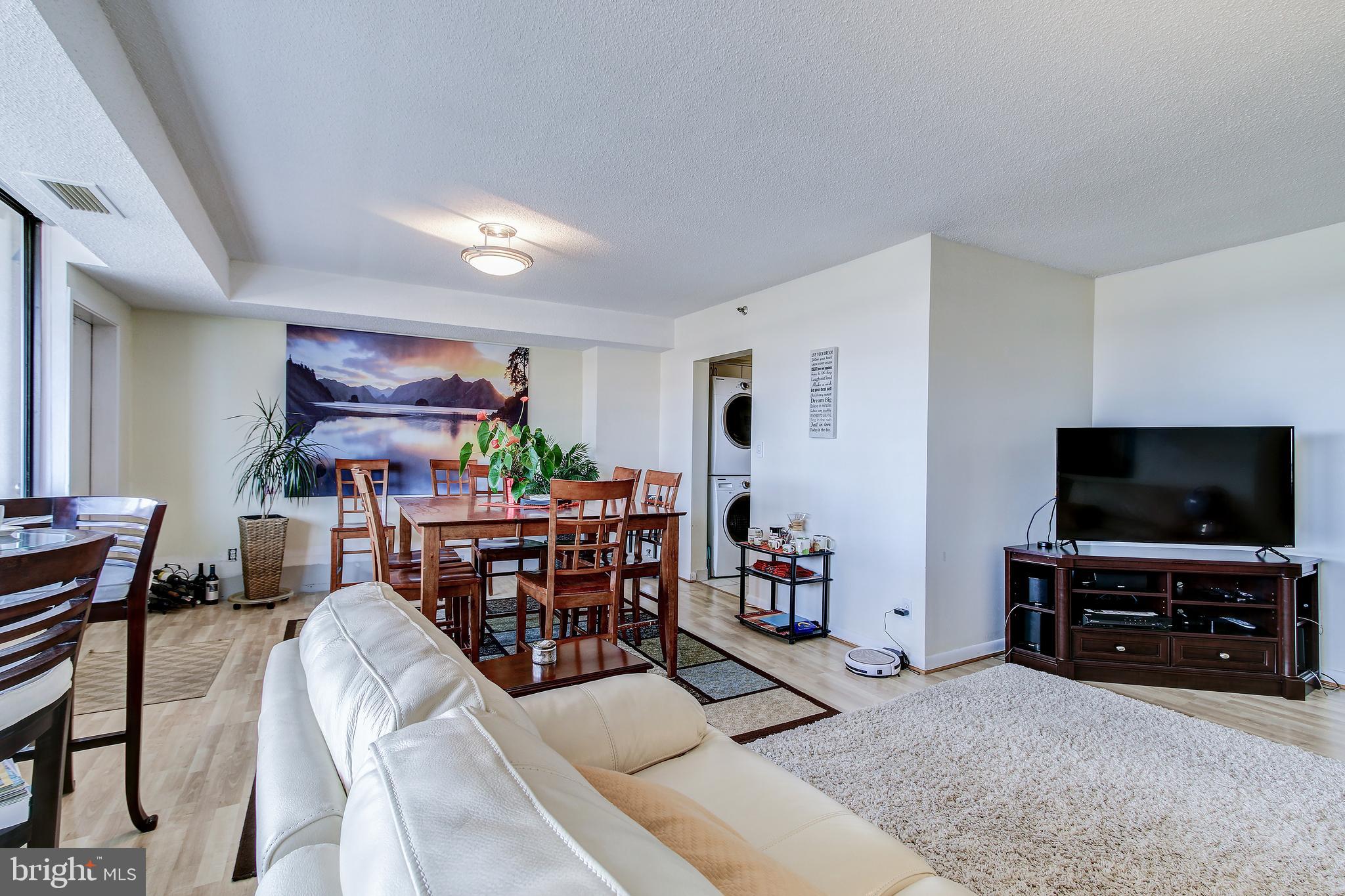 SKYLINE HOUSE - Residential