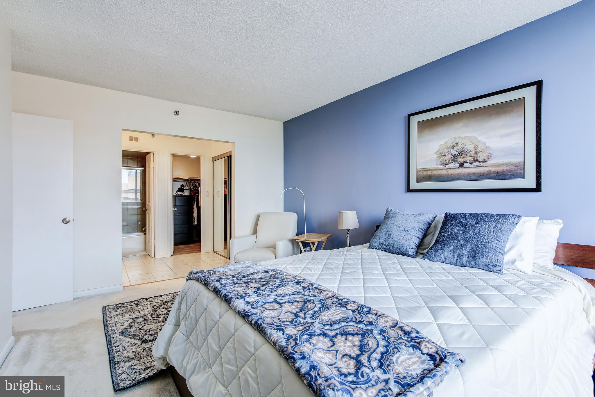 SKYLINE HOUSE - Residential