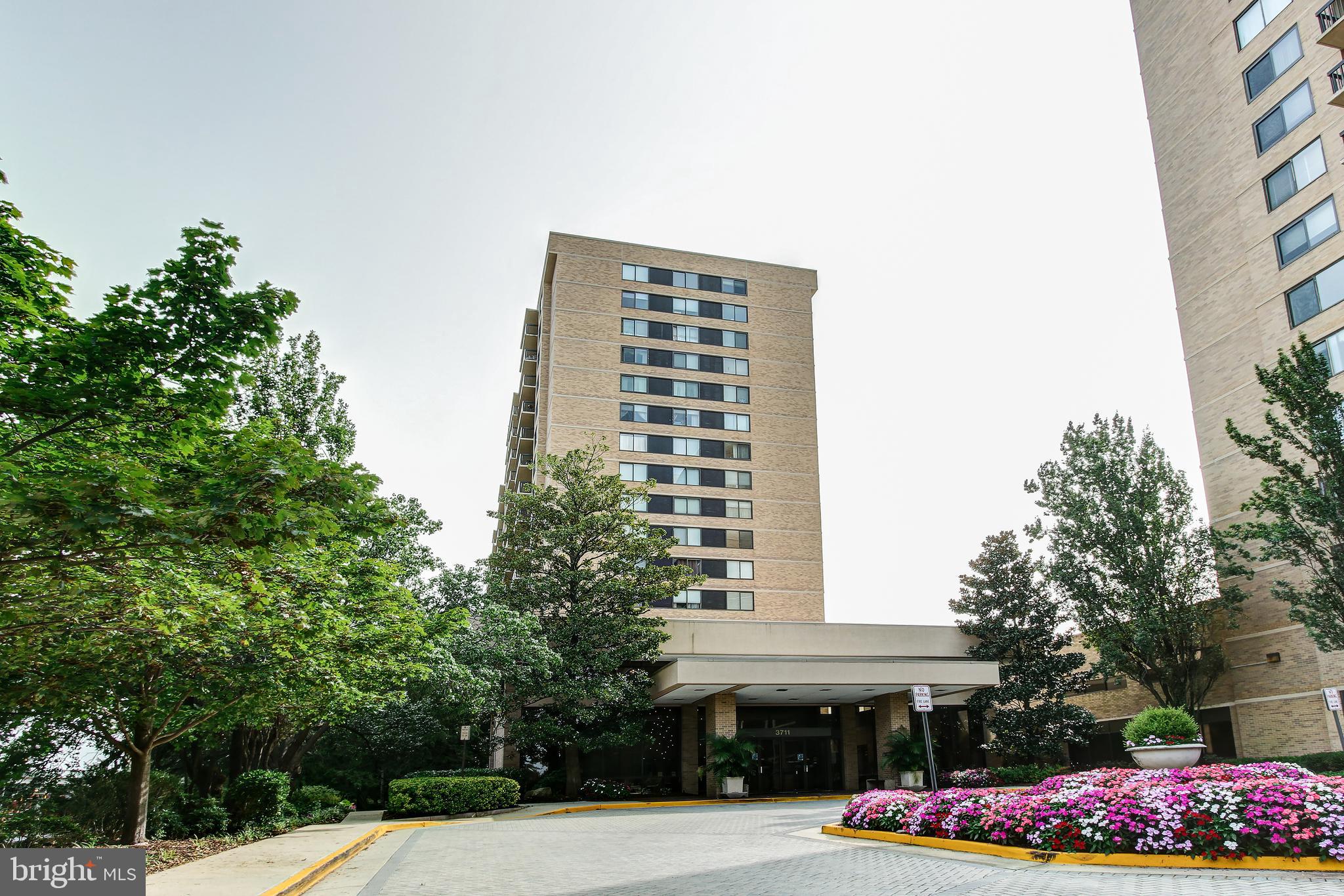 SKYLINE HOUSE - Residential