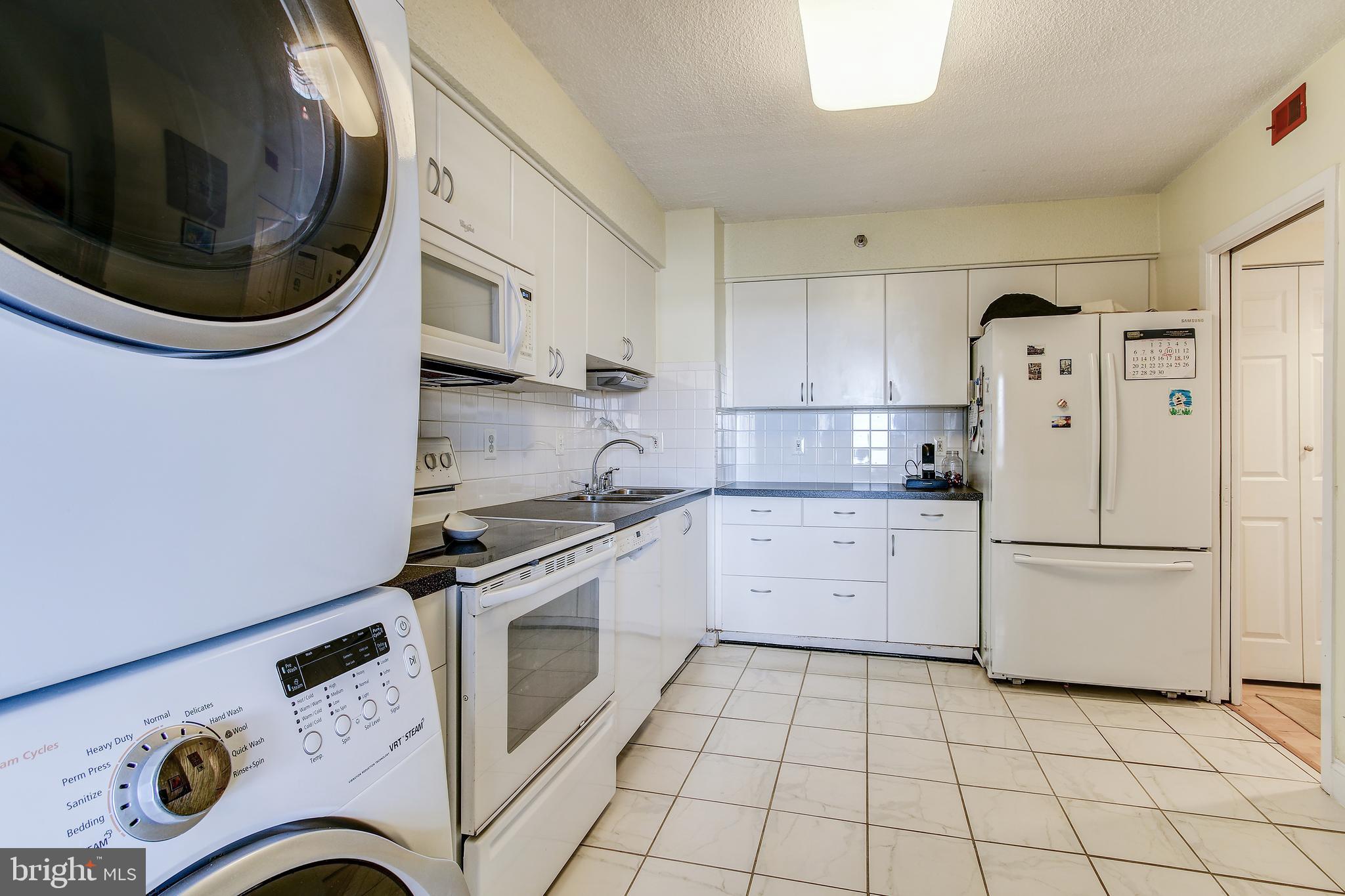 SKYLINE HOUSE - Residential