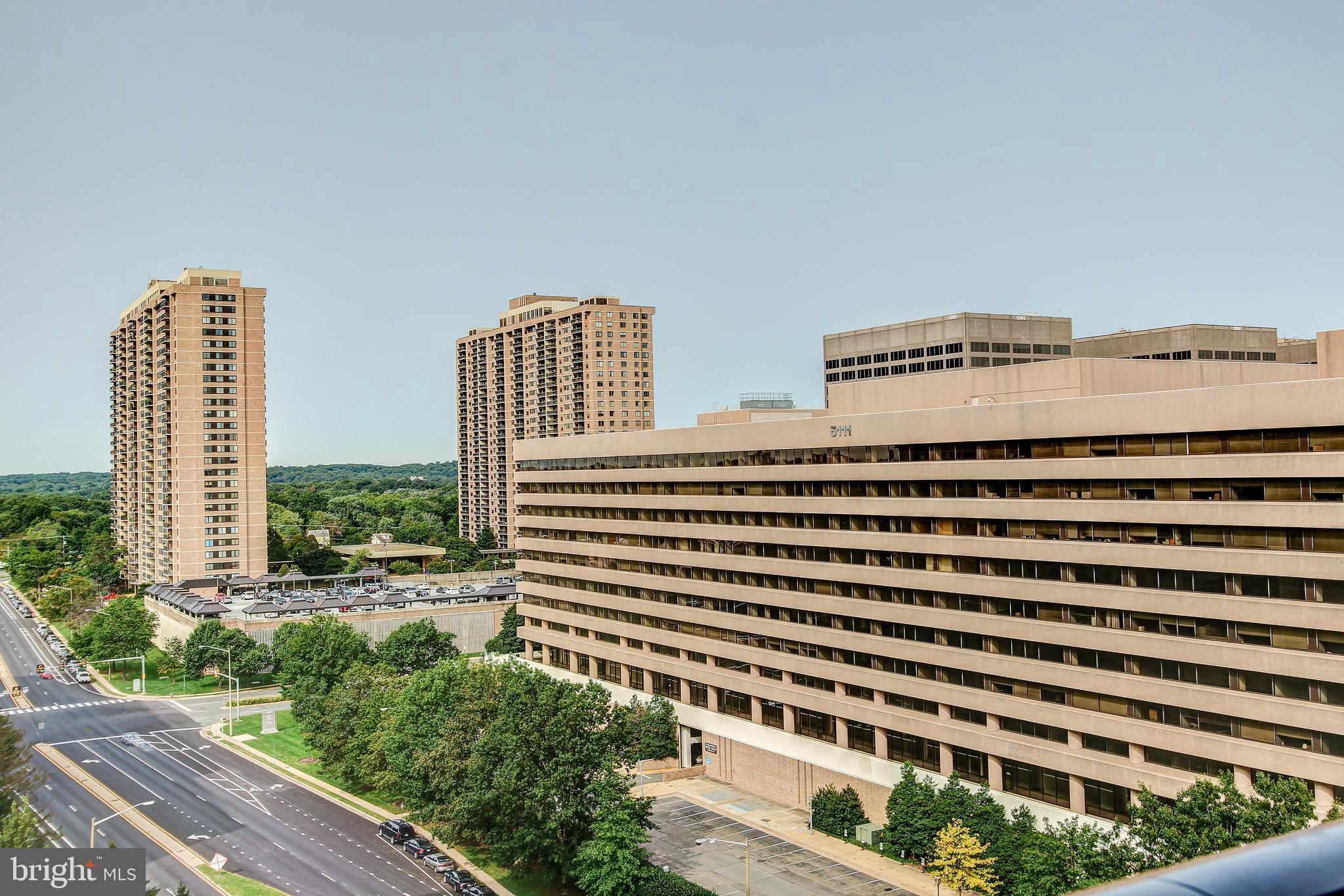 SKYLINE HOUSE - Residential