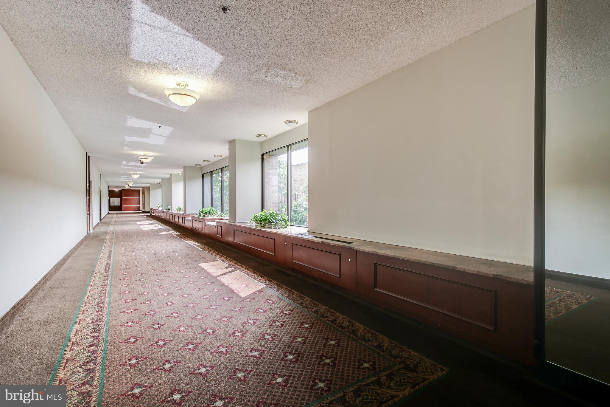 SKYLINE HOUSE - Residential