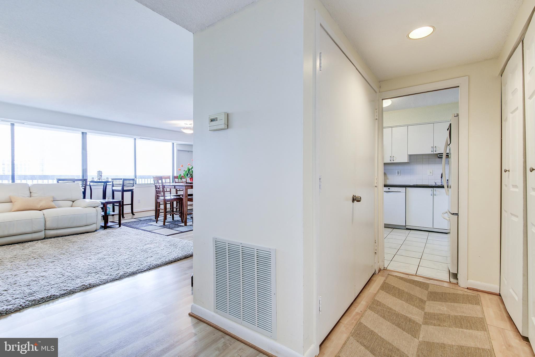 SKYLINE HOUSE - Residential