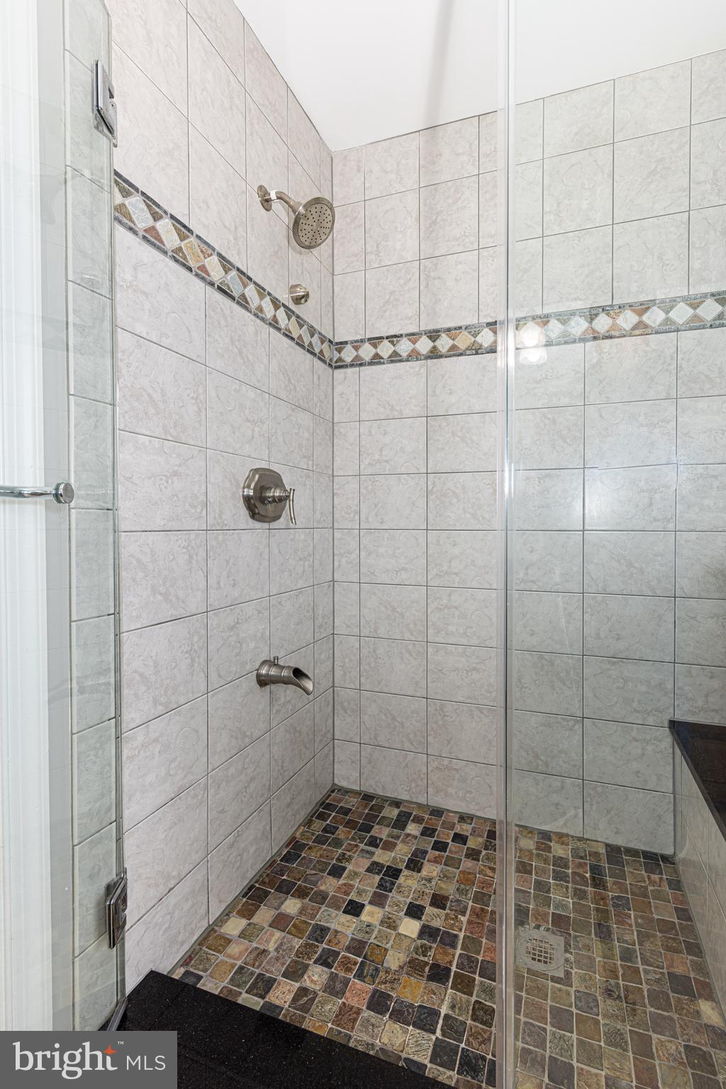 SOUTH RUN OAKS - Residential