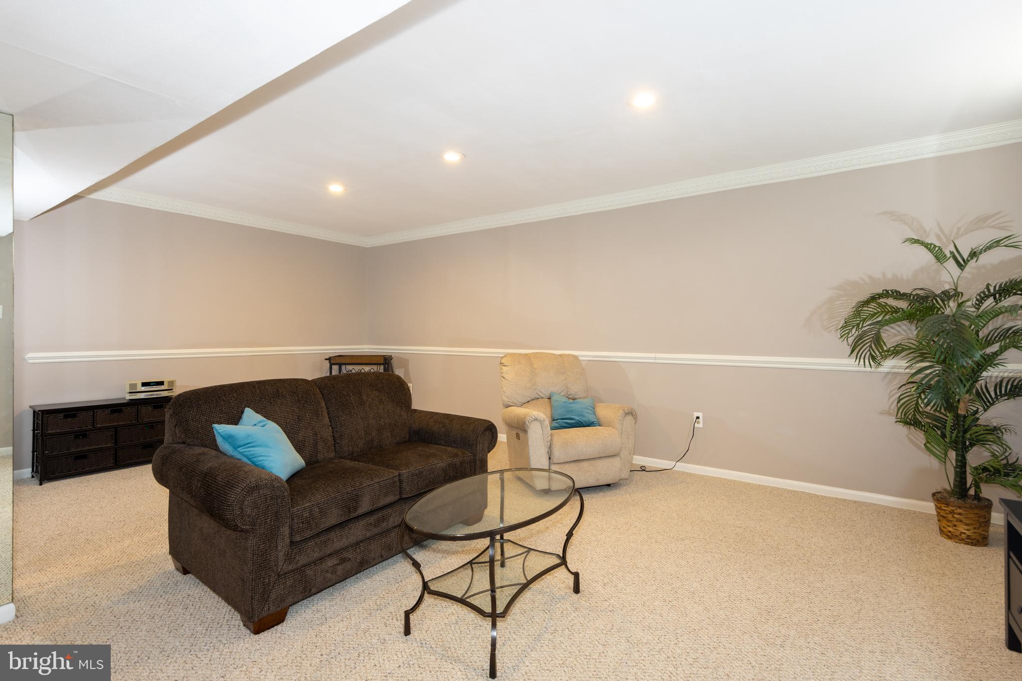 SOUTH RUN OAKS - Residential