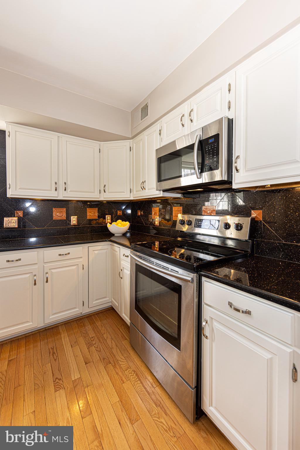 SOUTH RUN OAKS - Residential