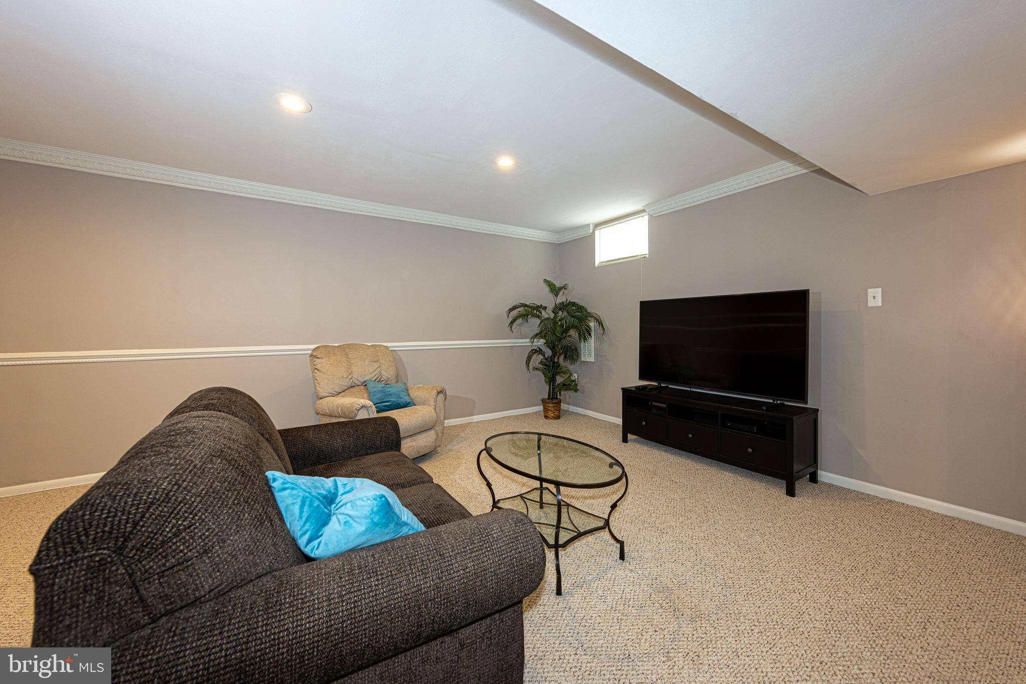 SOUTH RUN OAKS - Residential