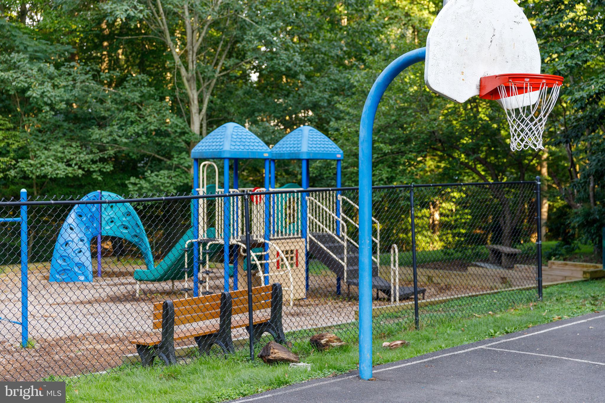 SOUTH RUN OAKS - Residential