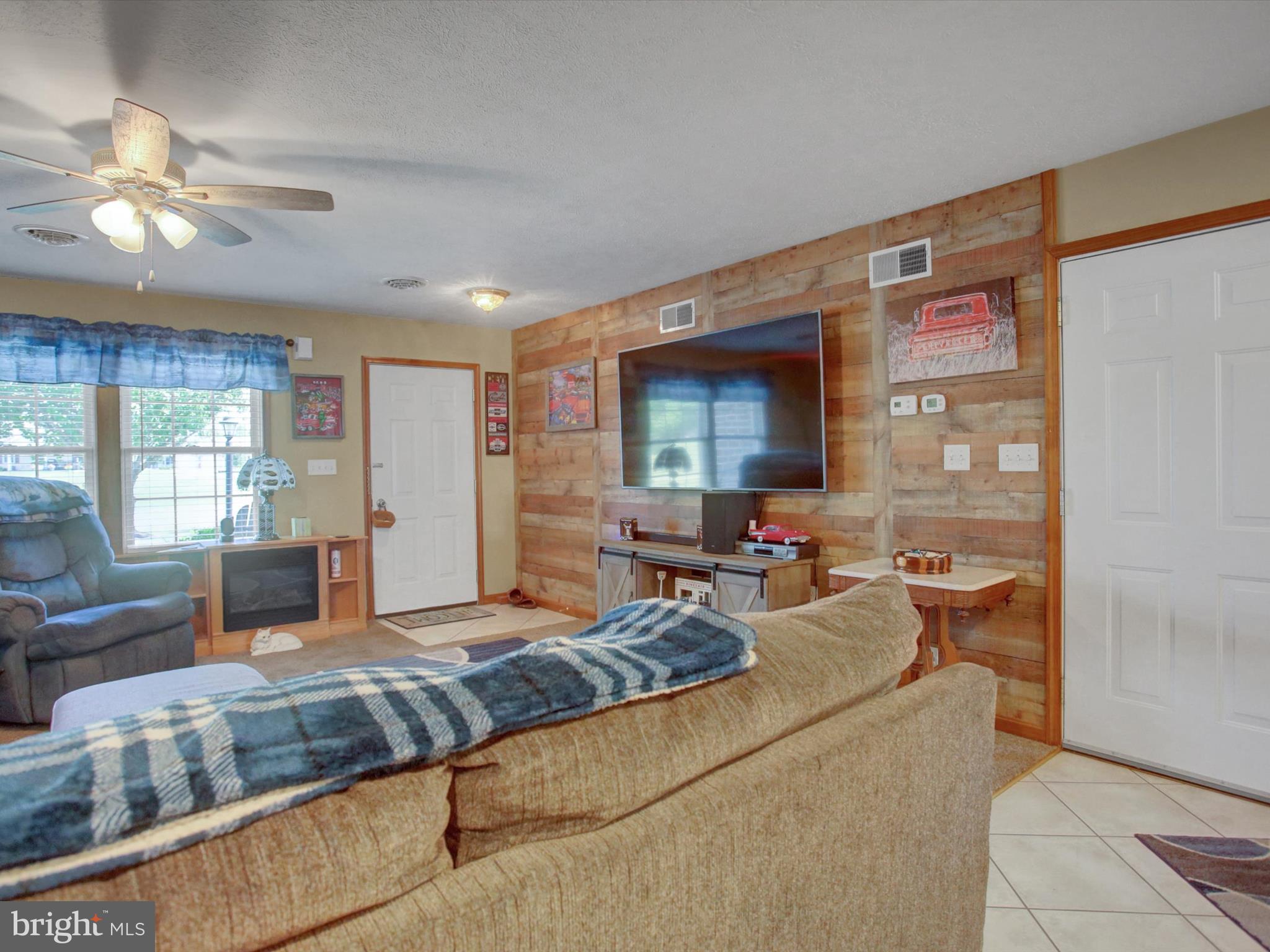 THORNWOOD VILLAGE - Residential