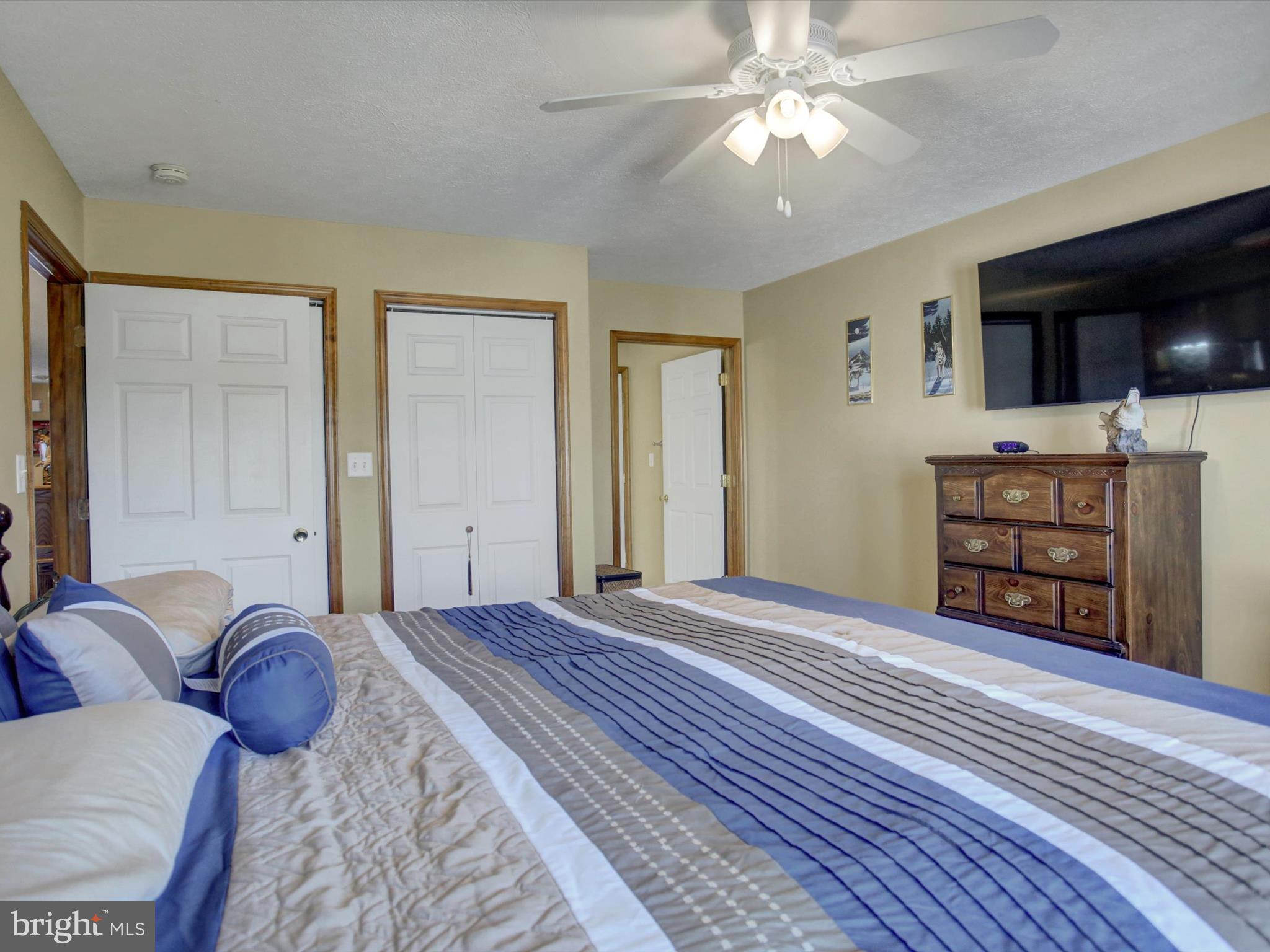 THORNWOOD VILLAGE - Residential