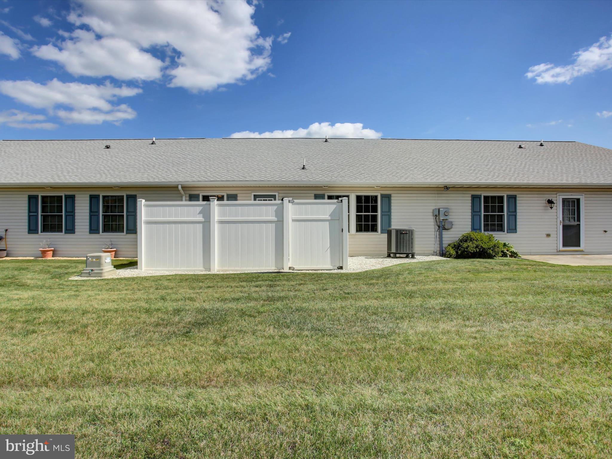 THORNWOOD VILLAGE - Residential