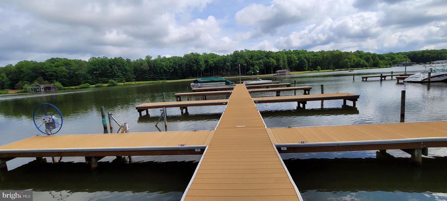 FRESHWATER ESTATES - Land