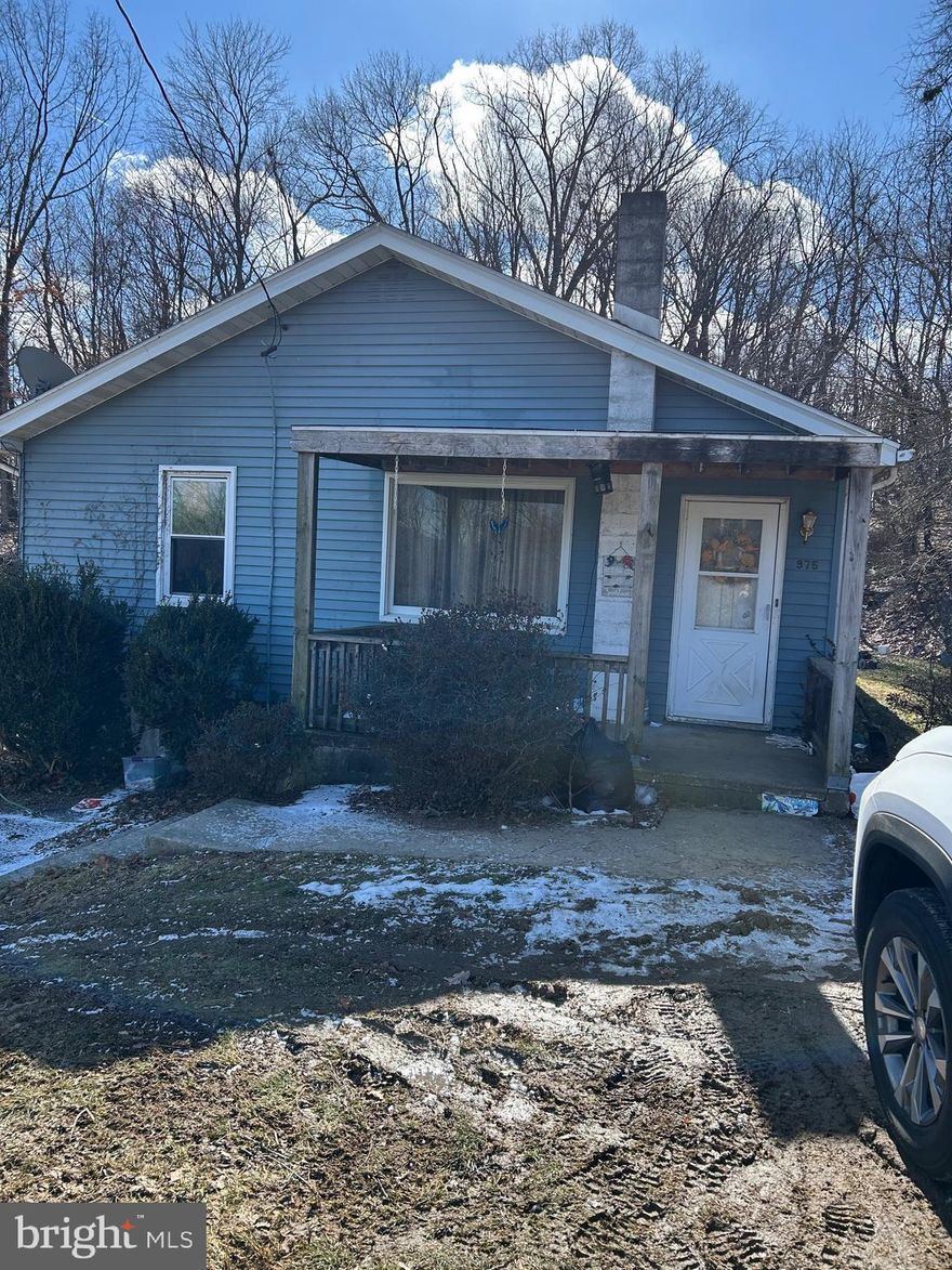 SFH with basement and above ground pool on nice lot. Needs some TLC, priced accordingly. Cash or Hard Money. Buyer to pay all closing costs.