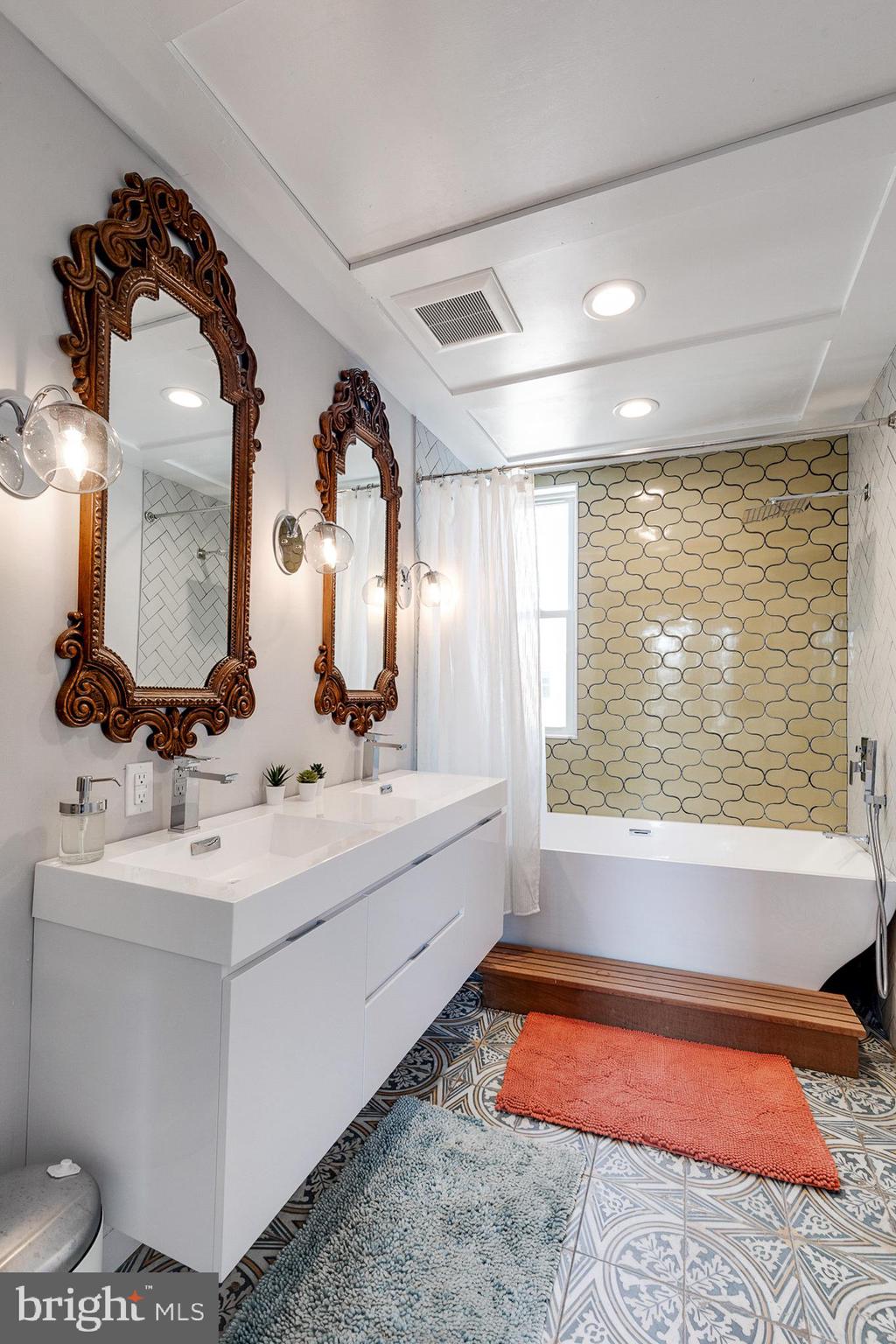 FAIRMOUNT - Residential Lease