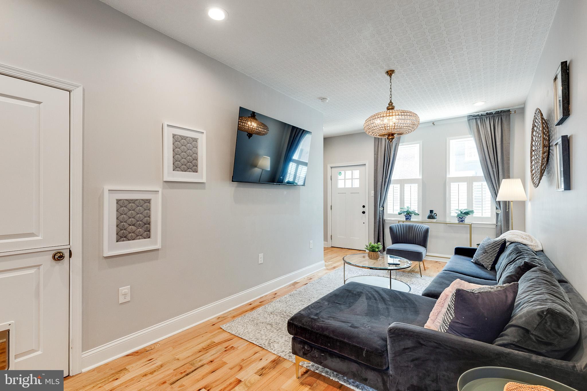 FAIRMOUNT - Residential Lease