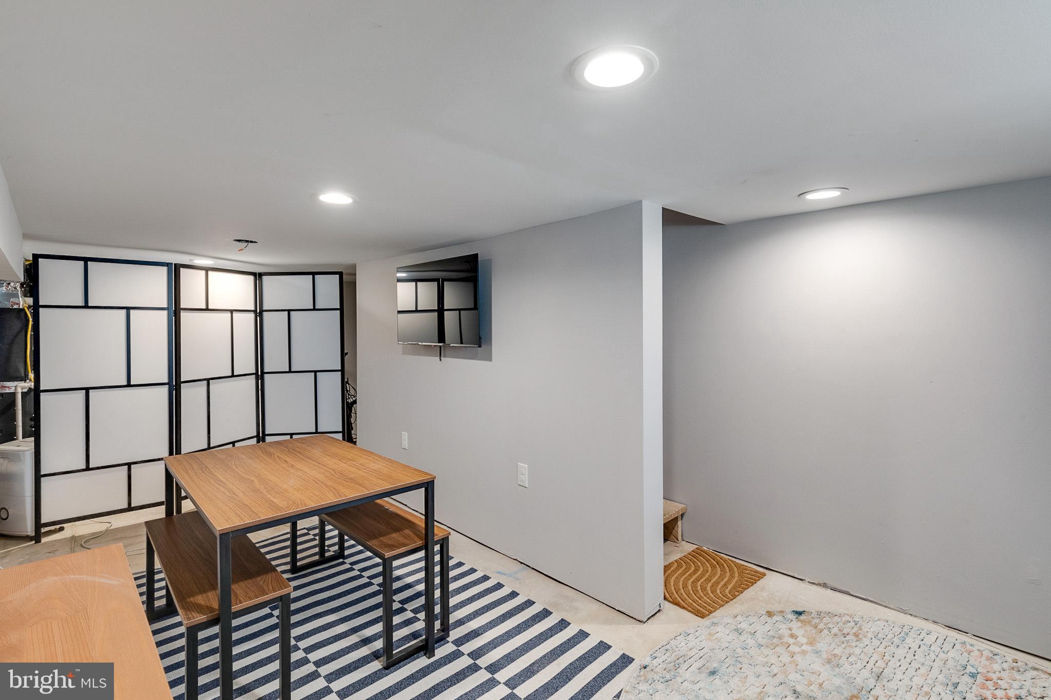 FAIRMOUNT - Residential Lease