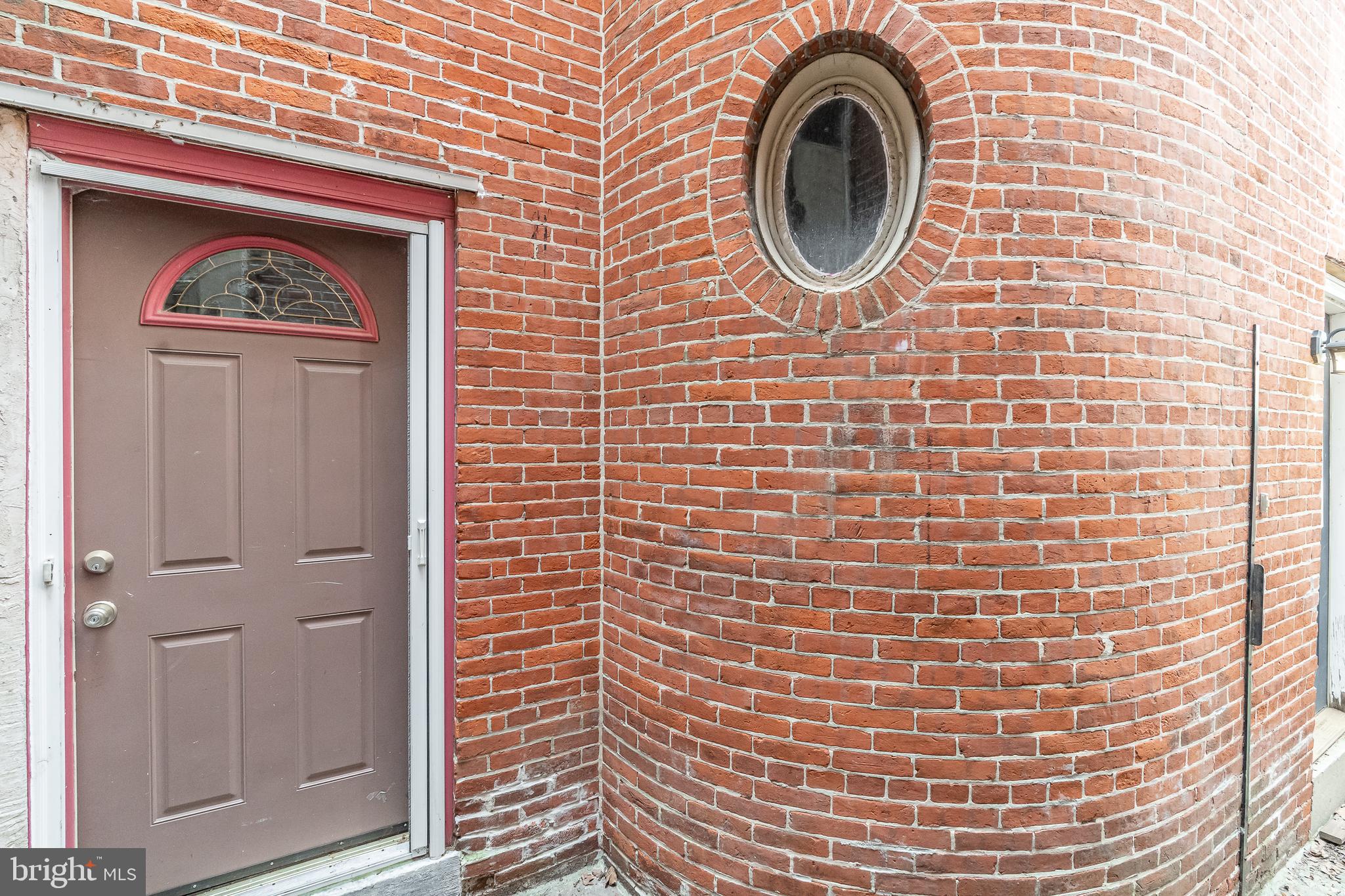 QUEEN VILLAGE - Residential