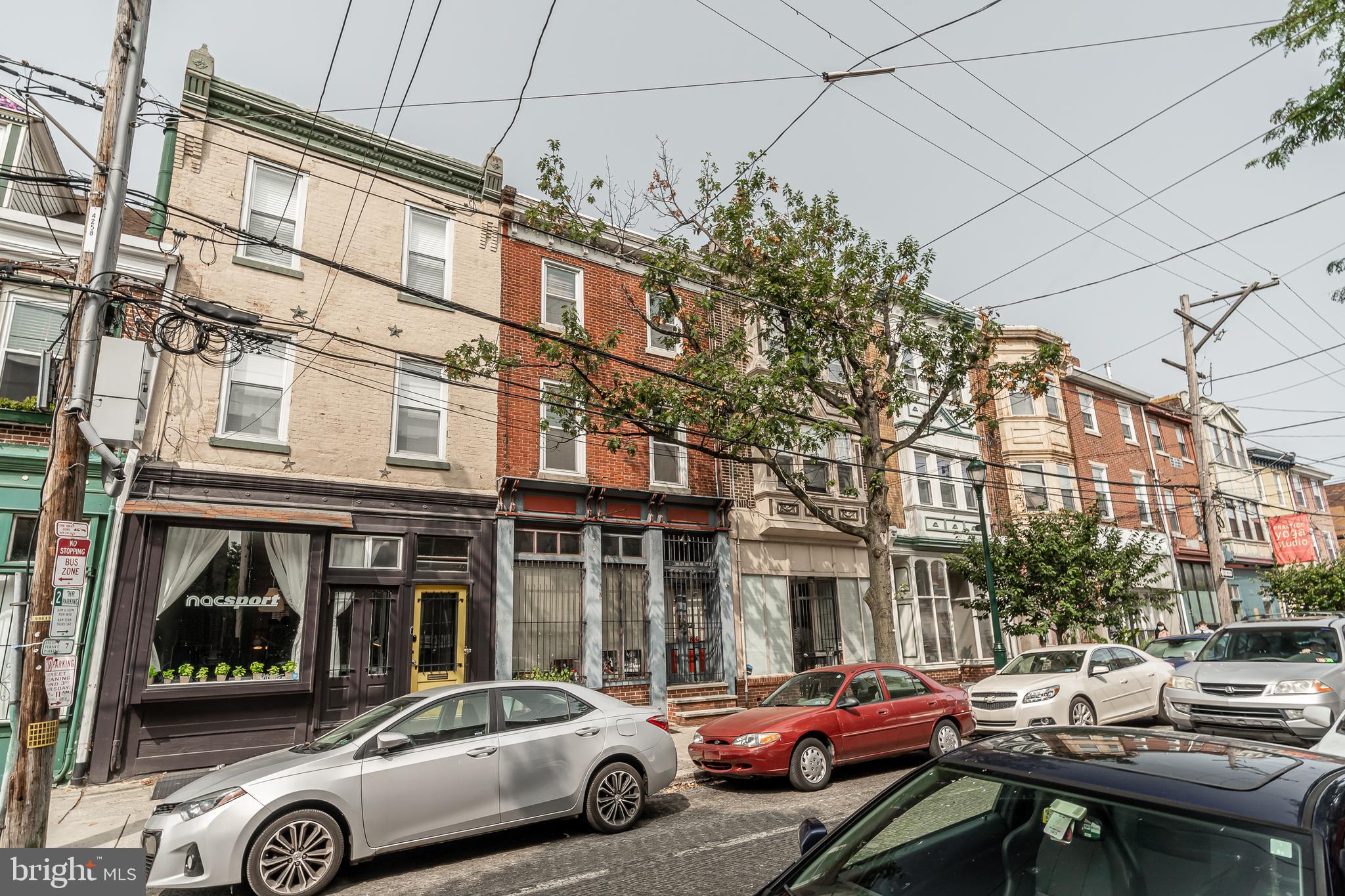 QUEEN VILLAGE - Residential