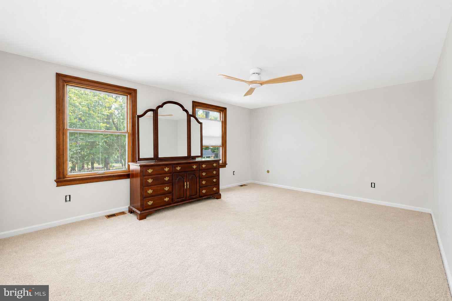STURBRIDGE - Residential