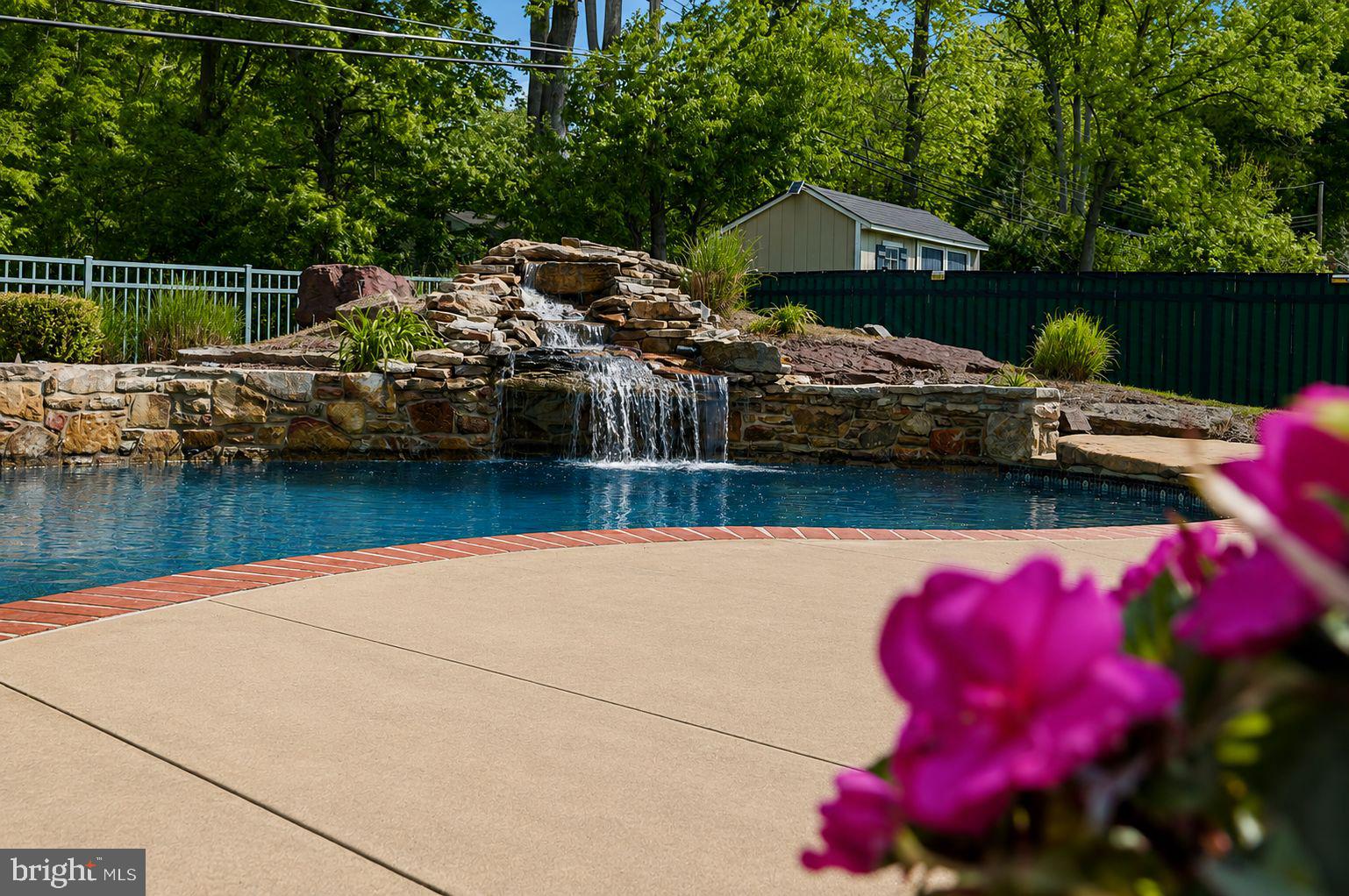 STURBRIDGE - Residential