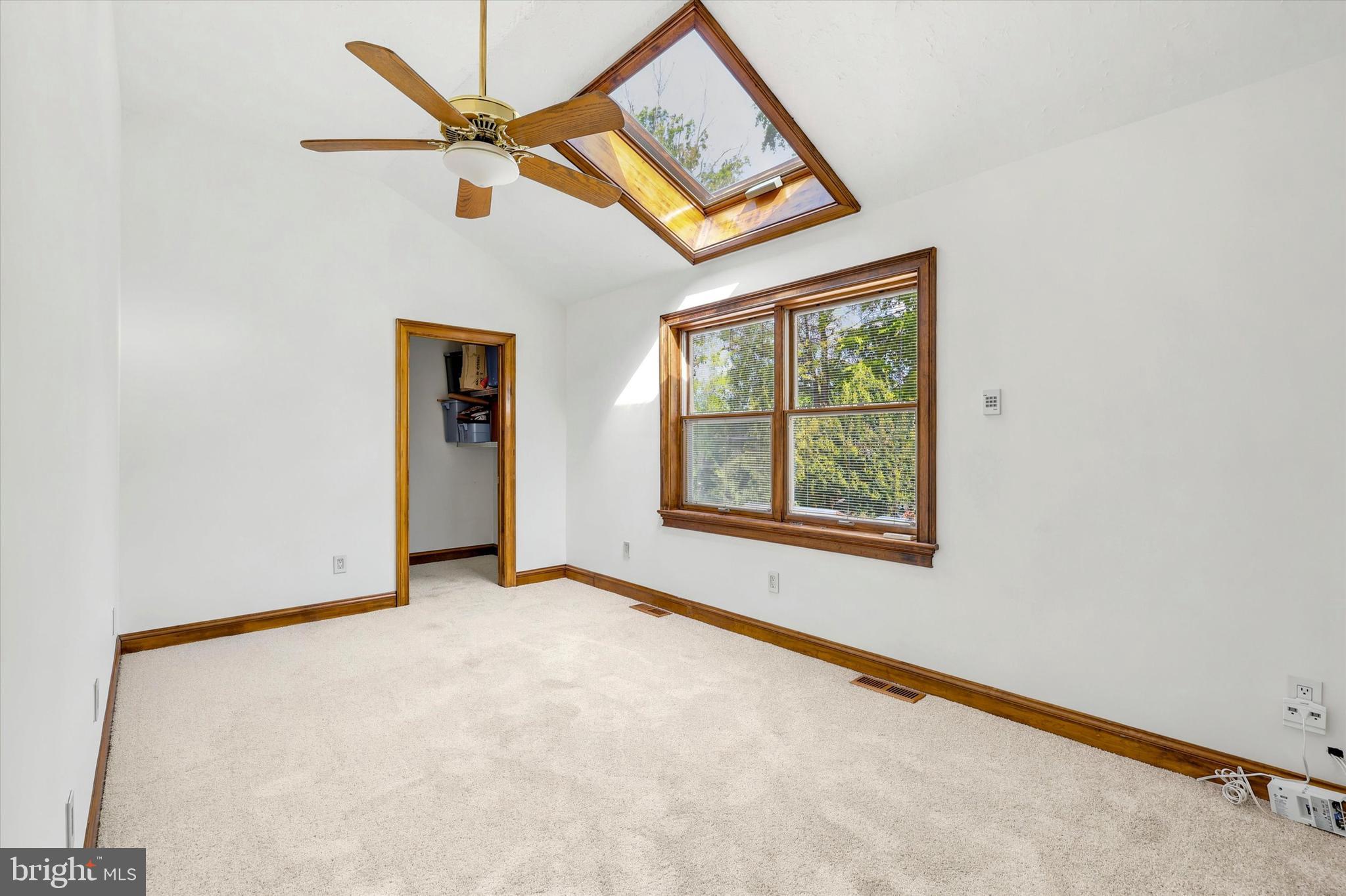 STURBRIDGE - Residential