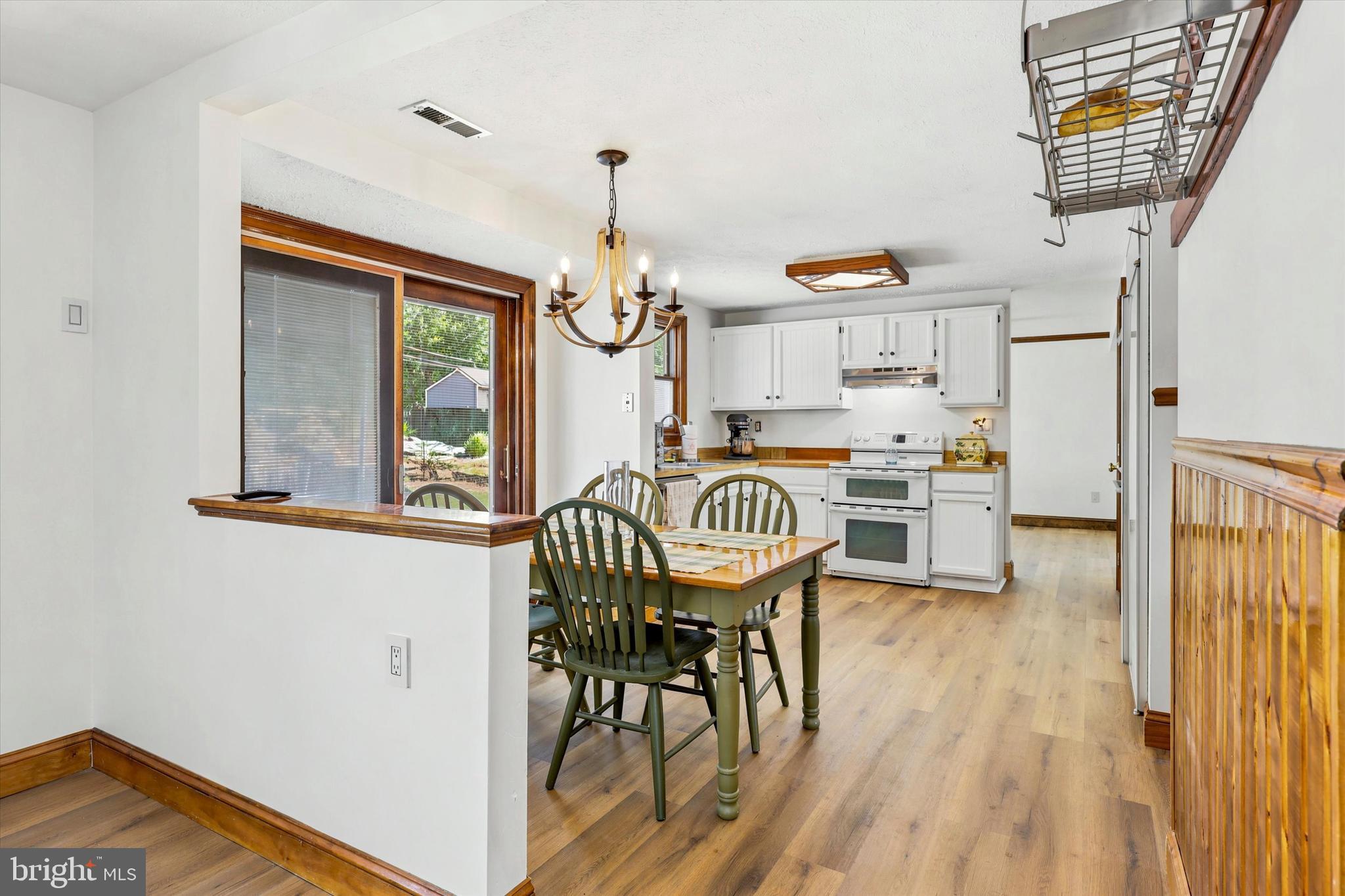 STURBRIDGE - Residential