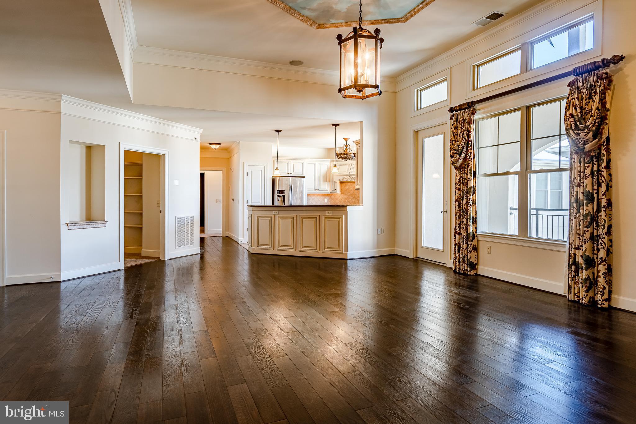 TERRAZZA NEWTOWN SQR - Residential
