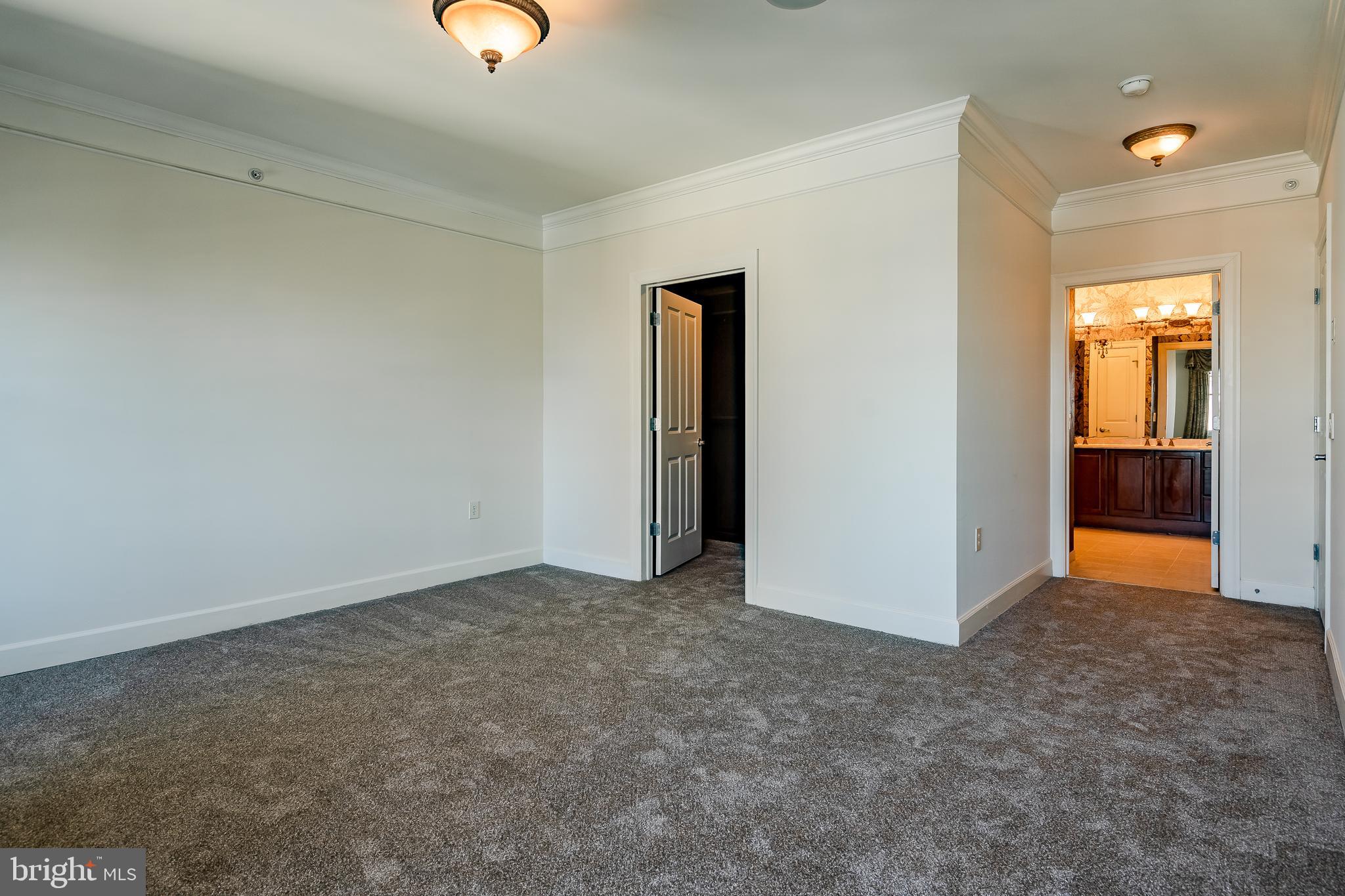 TERRAZZA NEWTOWN SQR - Residential