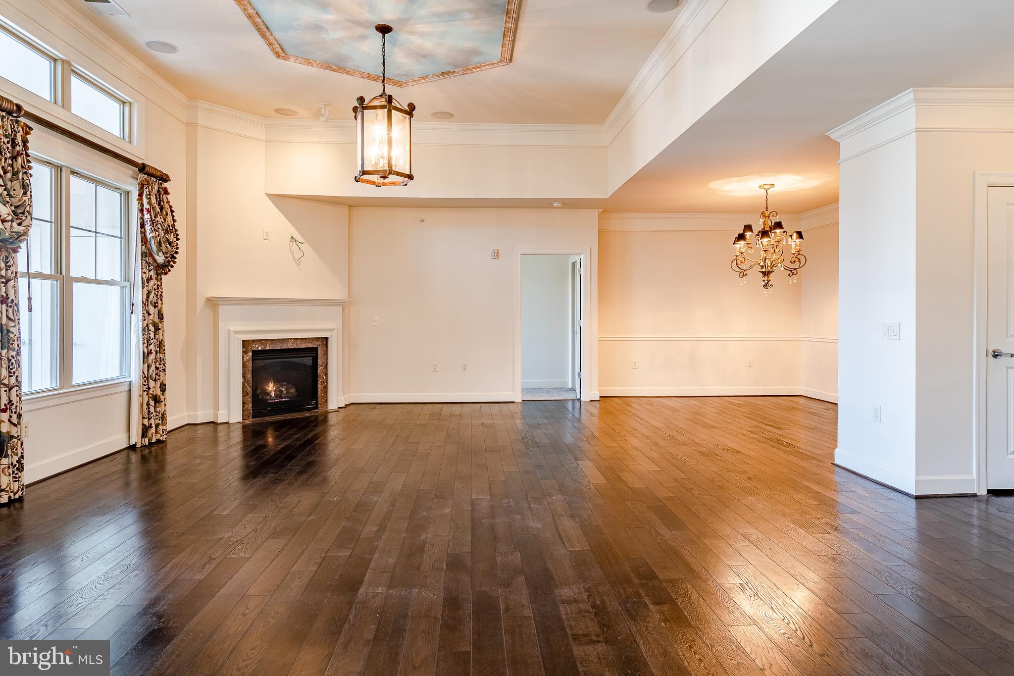 TERRAZZA NEWTOWN SQR - Residential