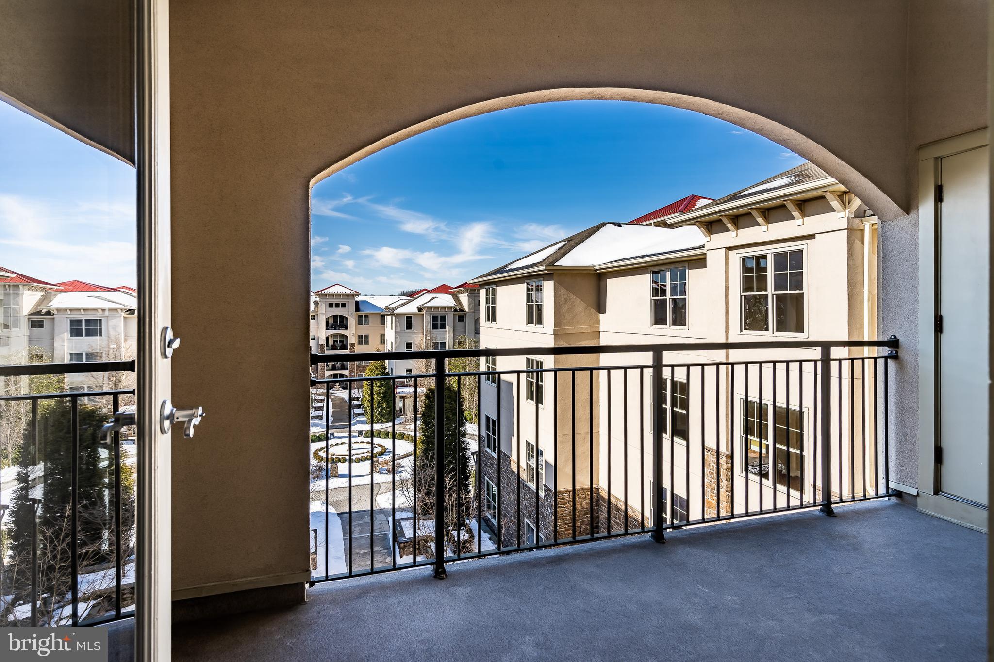 TERRAZZA NEWTOWN SQR - Residential