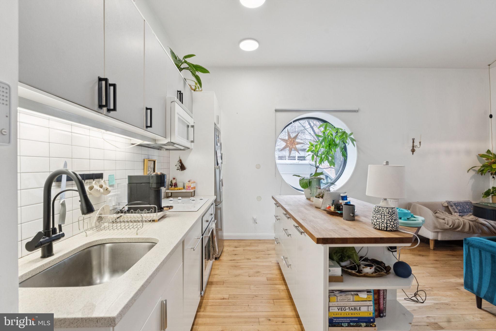 2101 KIMBALL STREET 1