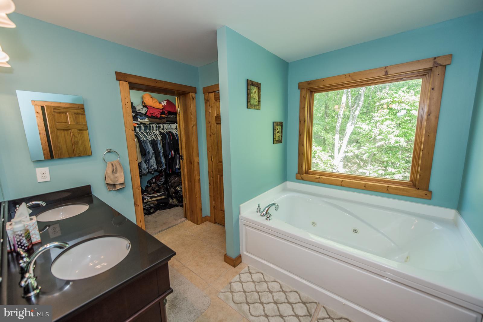 COLONIAL VILLAGE - Residential