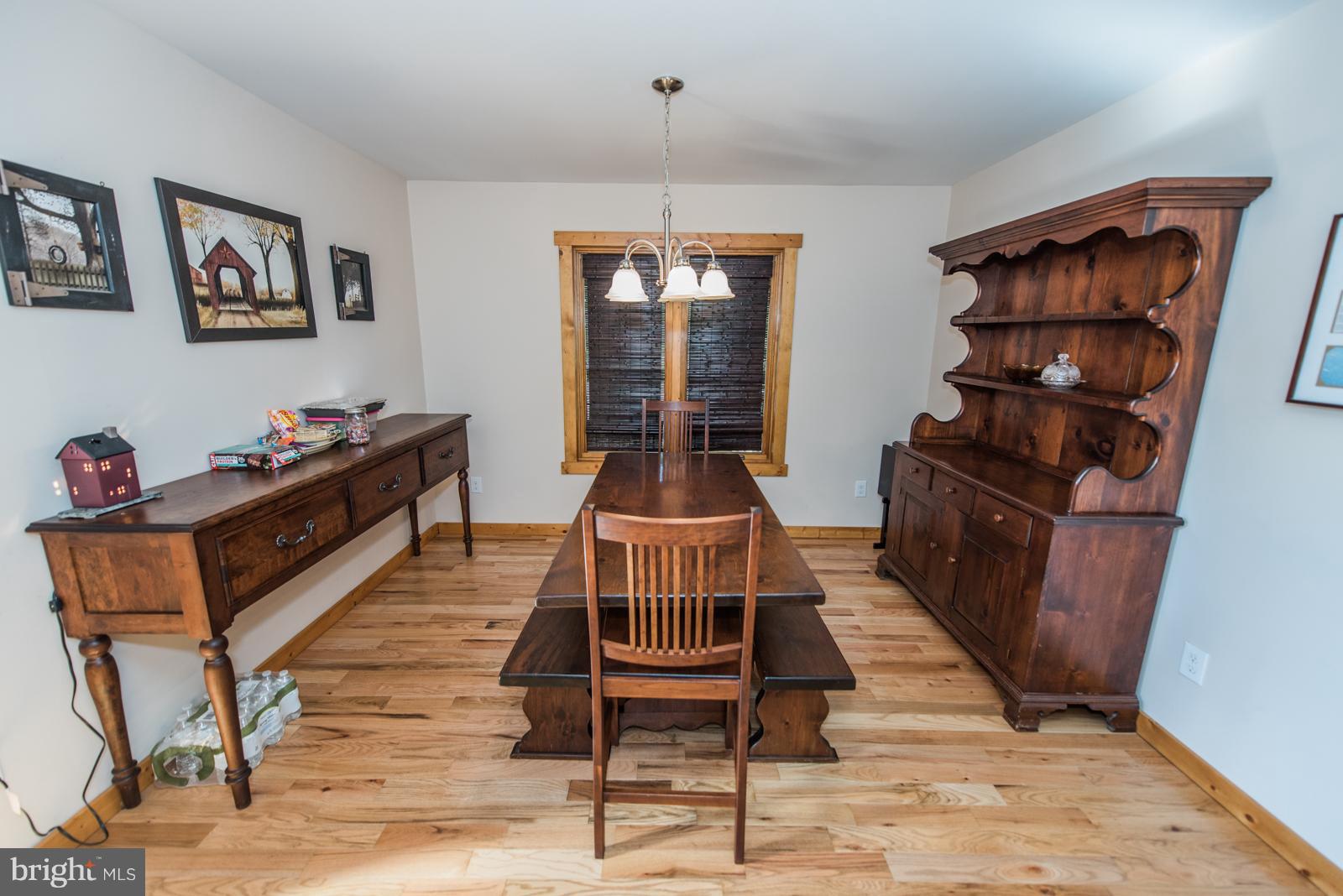 COLONIAL VILLAGE - Residential