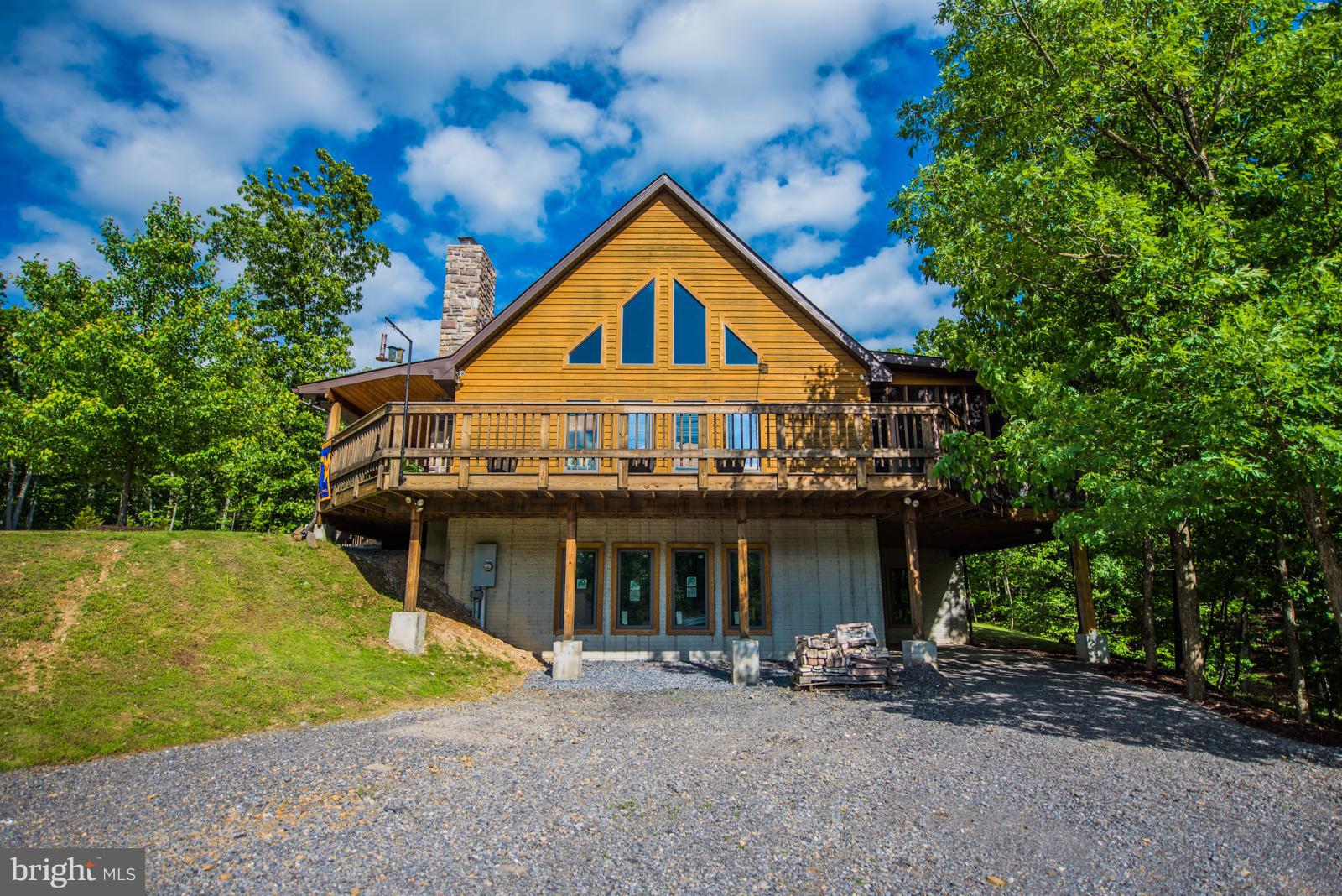 COLONIAL VILLAGE - Residential