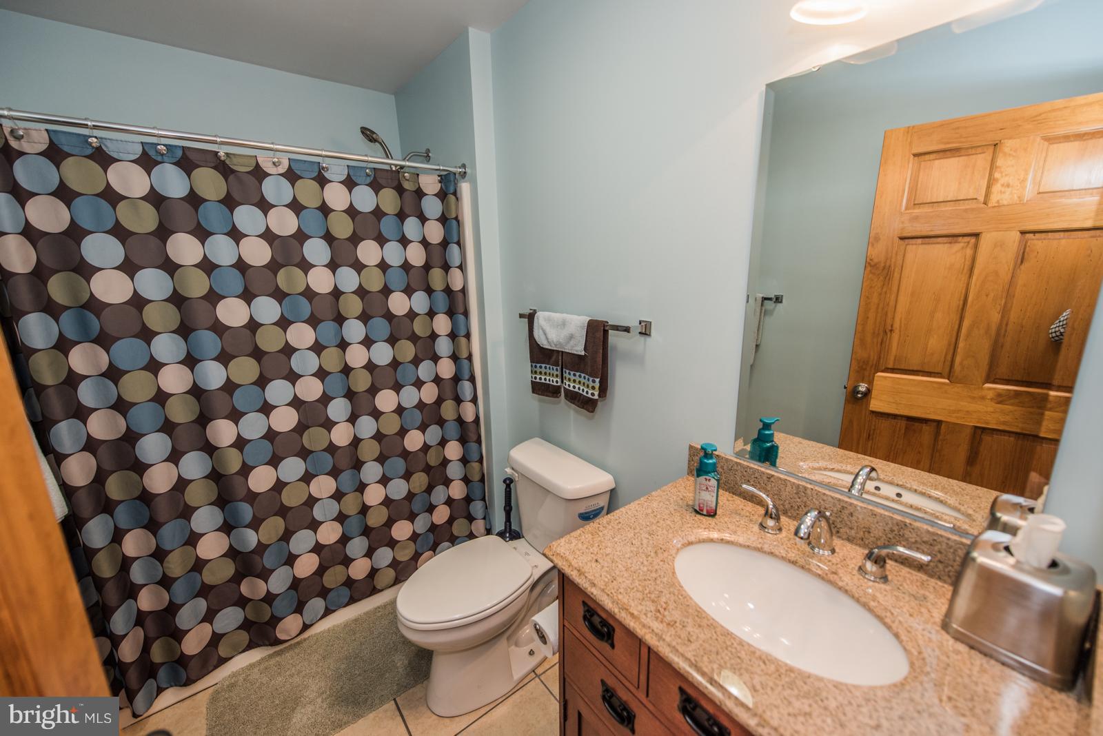 COLONIAL VILLAGE - Residential