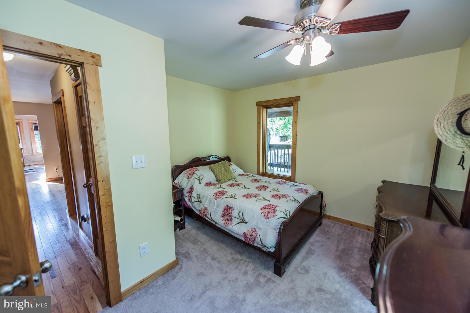 COLONIAL VILLAGE - Residential