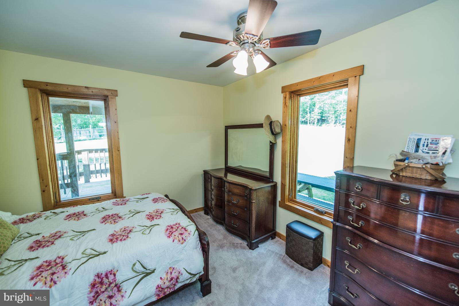 COLONIAL VILLAGE - Residential