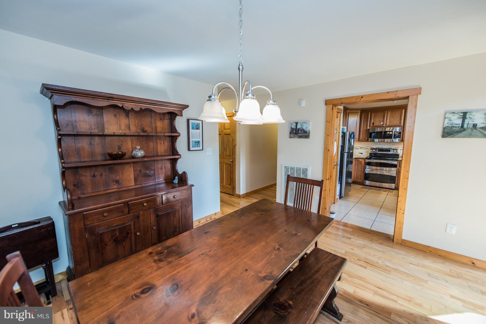 COLONIAL VILLAGE - Residential