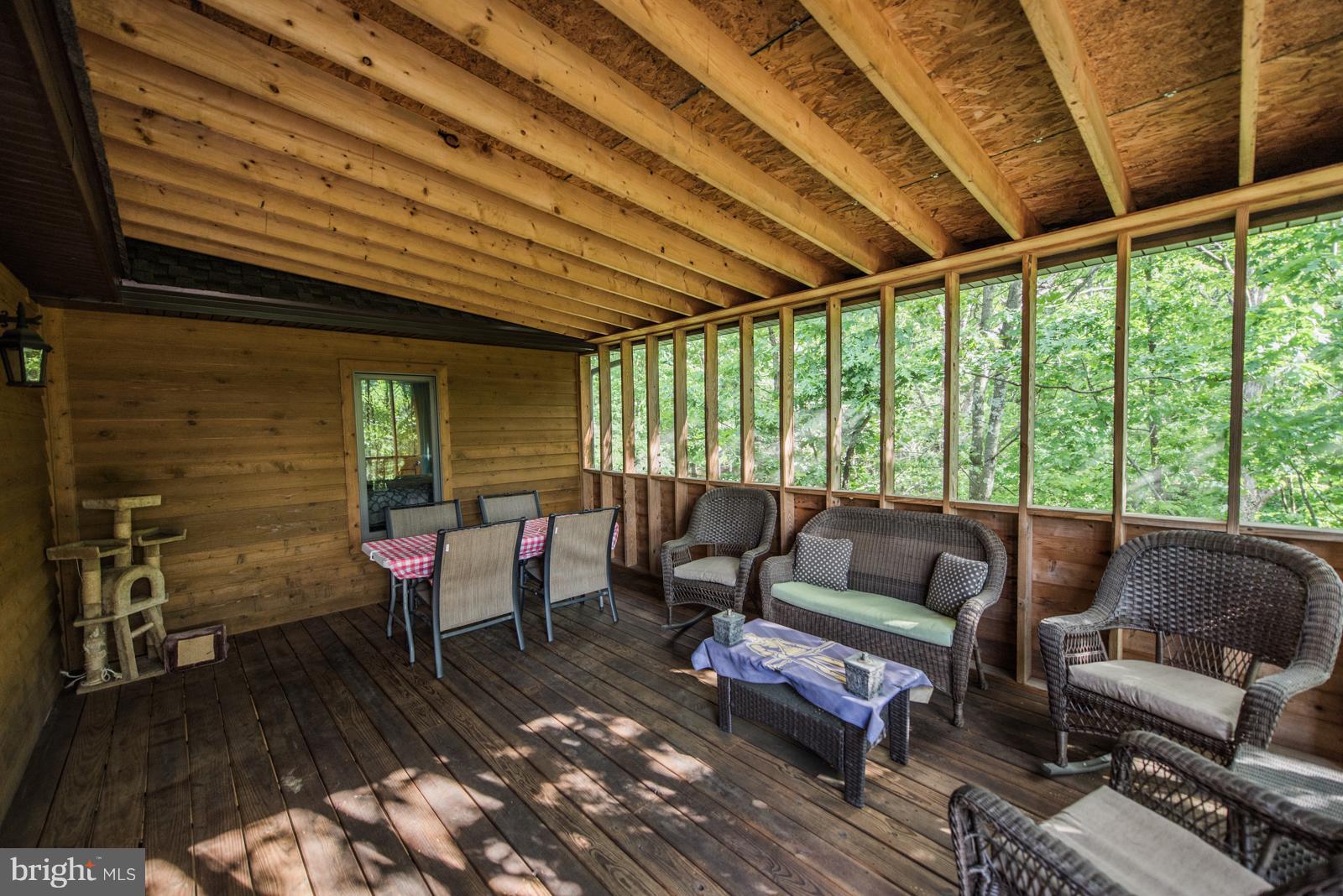 COLONIAL VILLAGE - Residential